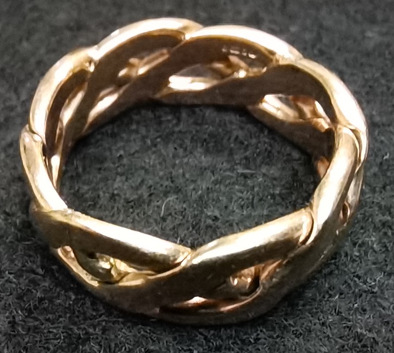 9ct rose gold 375 ring celtic design very unusual designer ring - Image 2 of 2