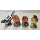 2 x Beswick birds, grey wagtail and greenfinch 2 Royal Worcester Robins - 1 in Matt 1 in gloss