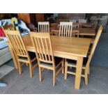 Oak dining table and chairs in excellent condition