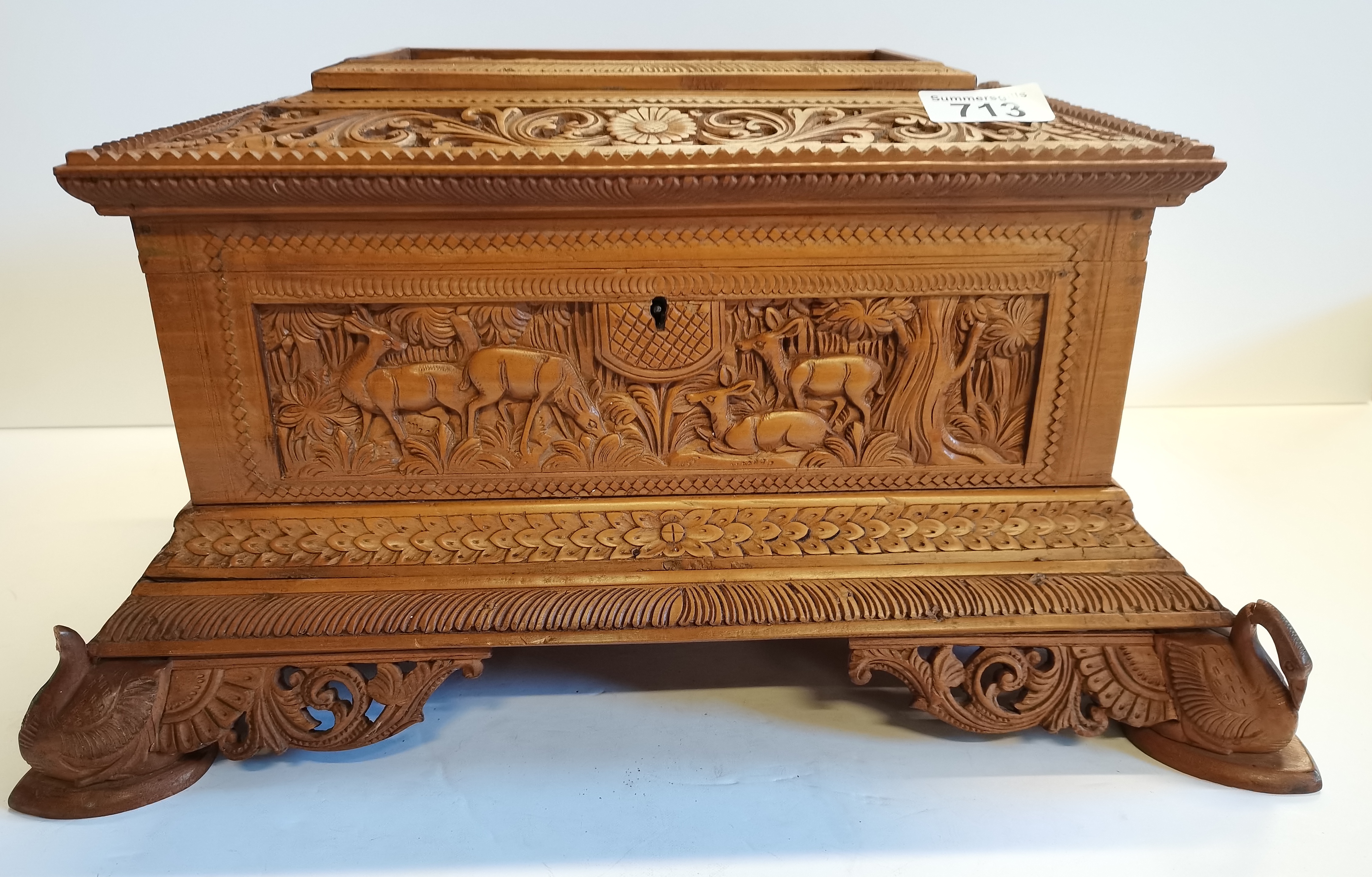 Qualty carved box with bird decoration - Image 4 of 9
