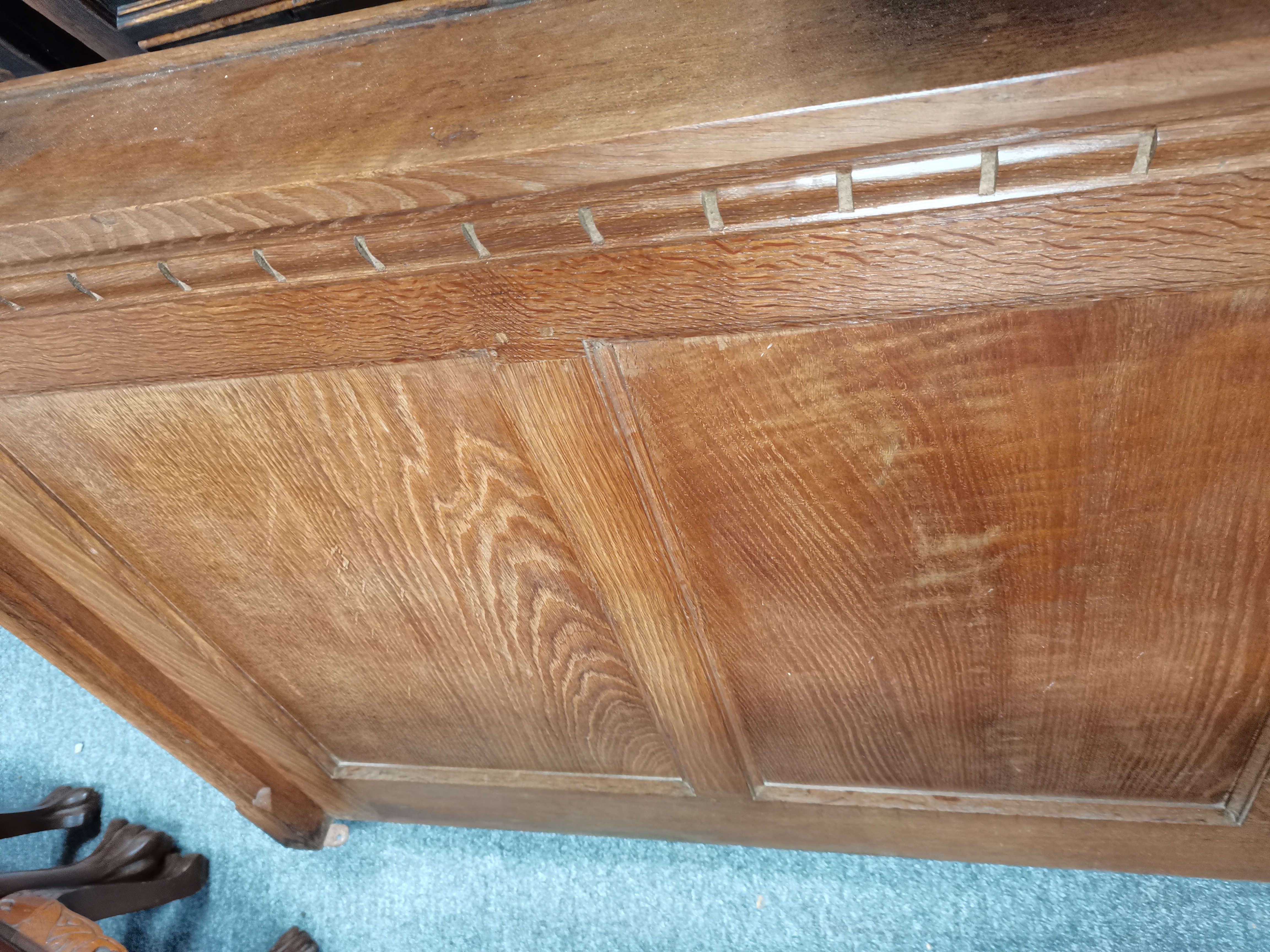 2 Mouseman church pew fronts 195cm and 150cm (good condition) - Image 3 of 7