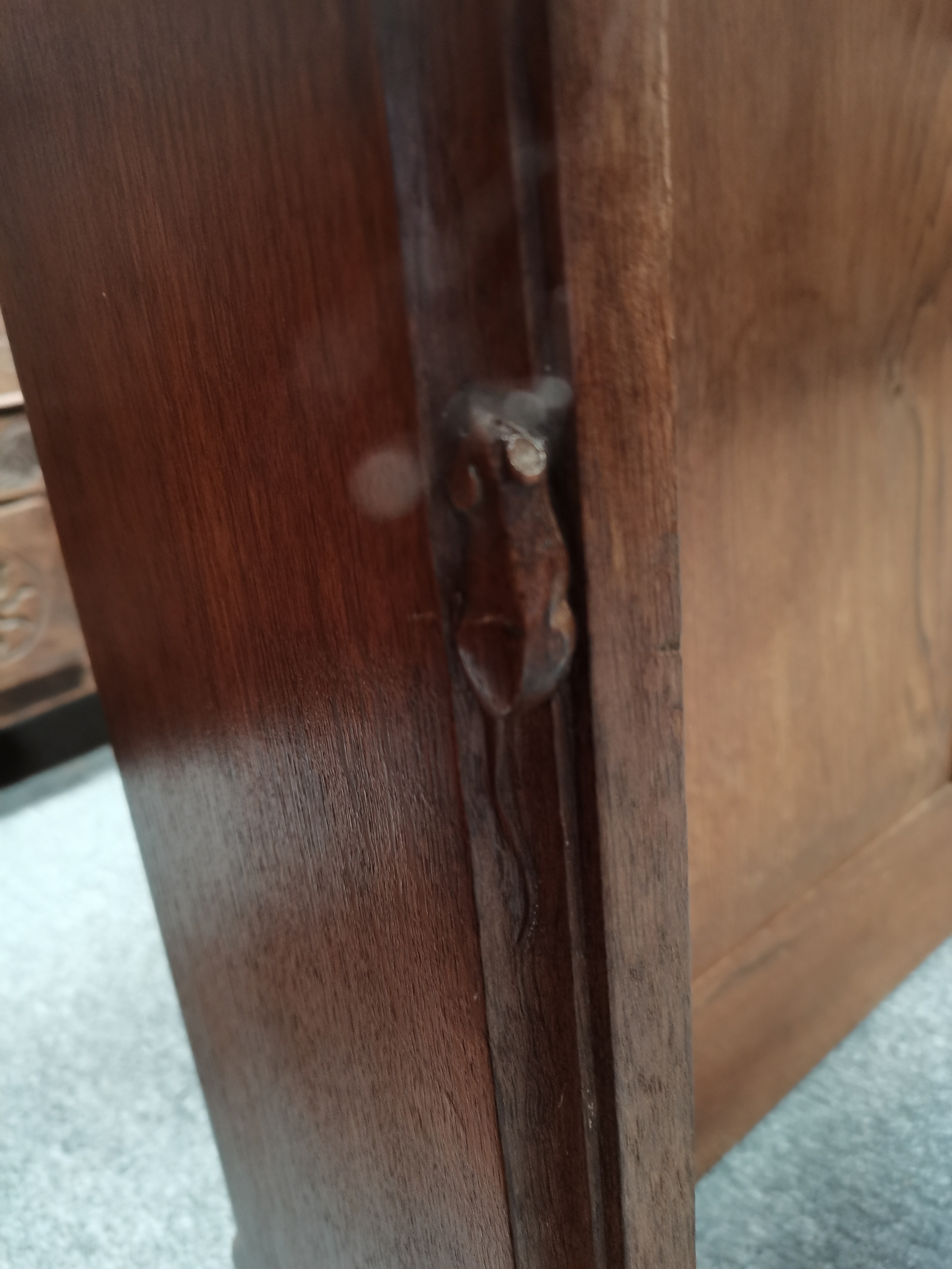 2 Mouseman church pew fronts 195cm and 150cm (good condition) - Image 4 of 7