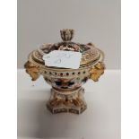 Crown Derby bloor 10cm urn ( gold rubbing off )