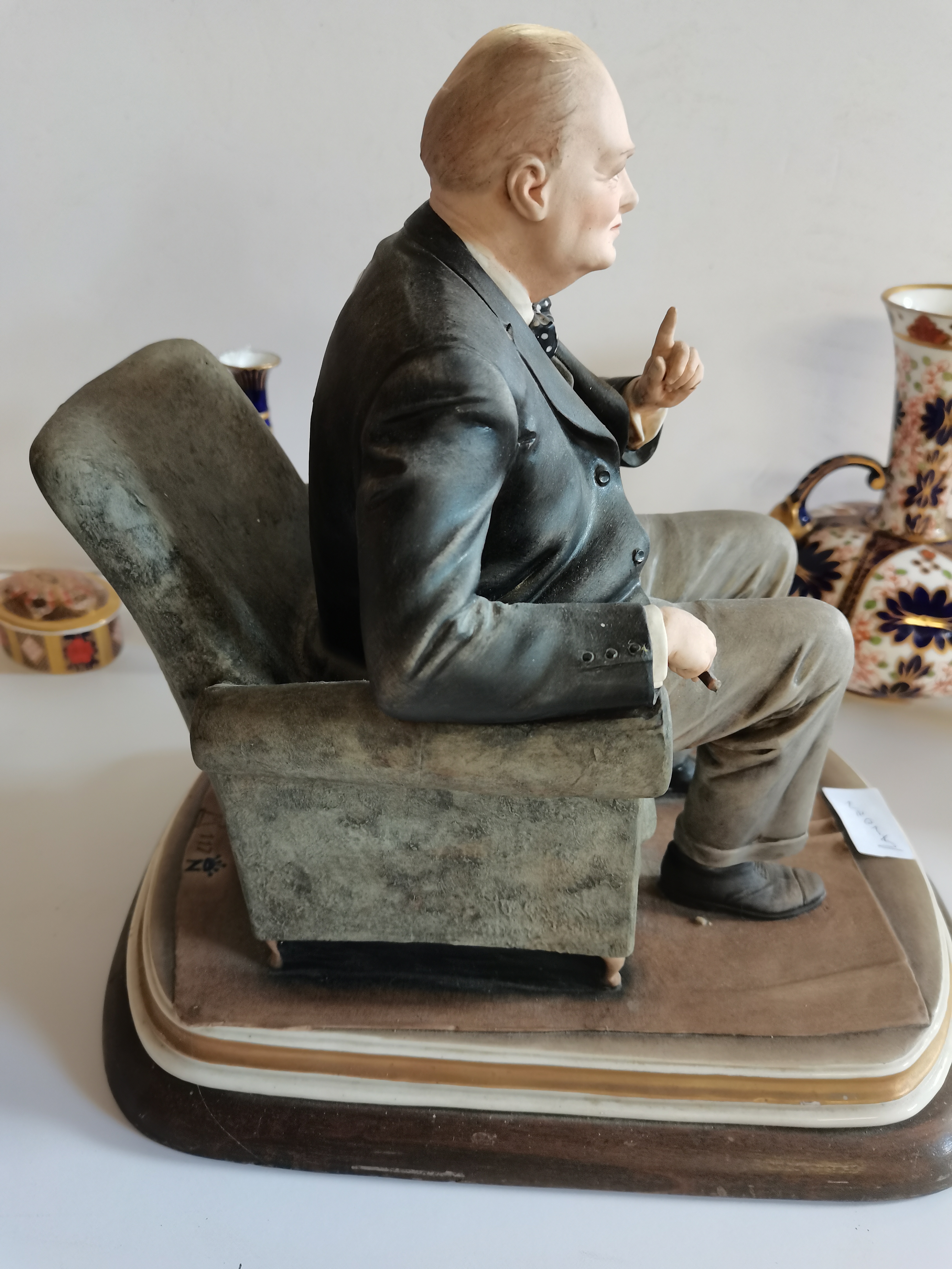 Capodemonte Winston Churchill Pot Figure on a stand ( ex. Condition ) - Image 4 of 6