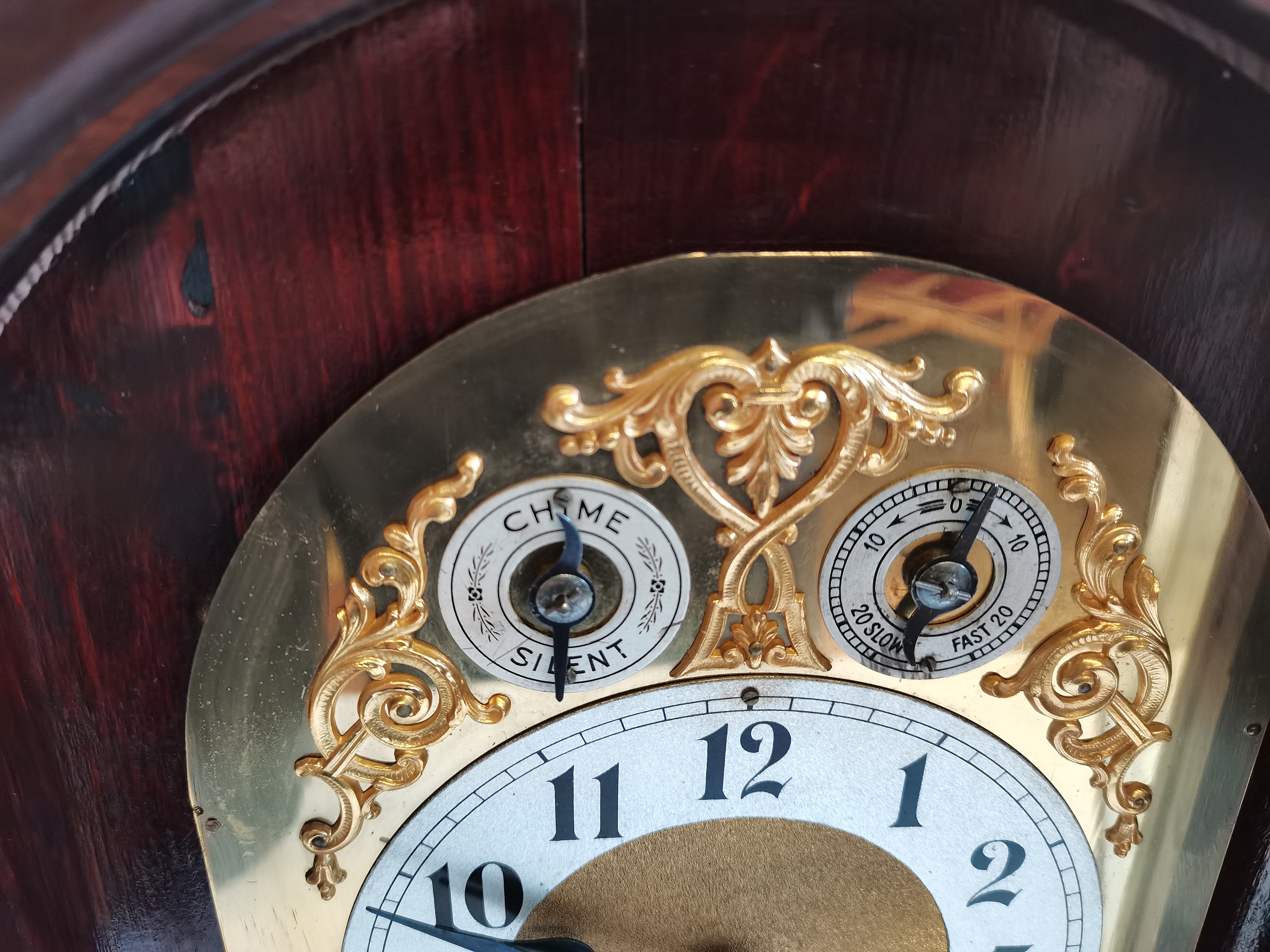 Large mahogany and brass bracket clock with Westminster Chimes ex con - Image 2 of 8