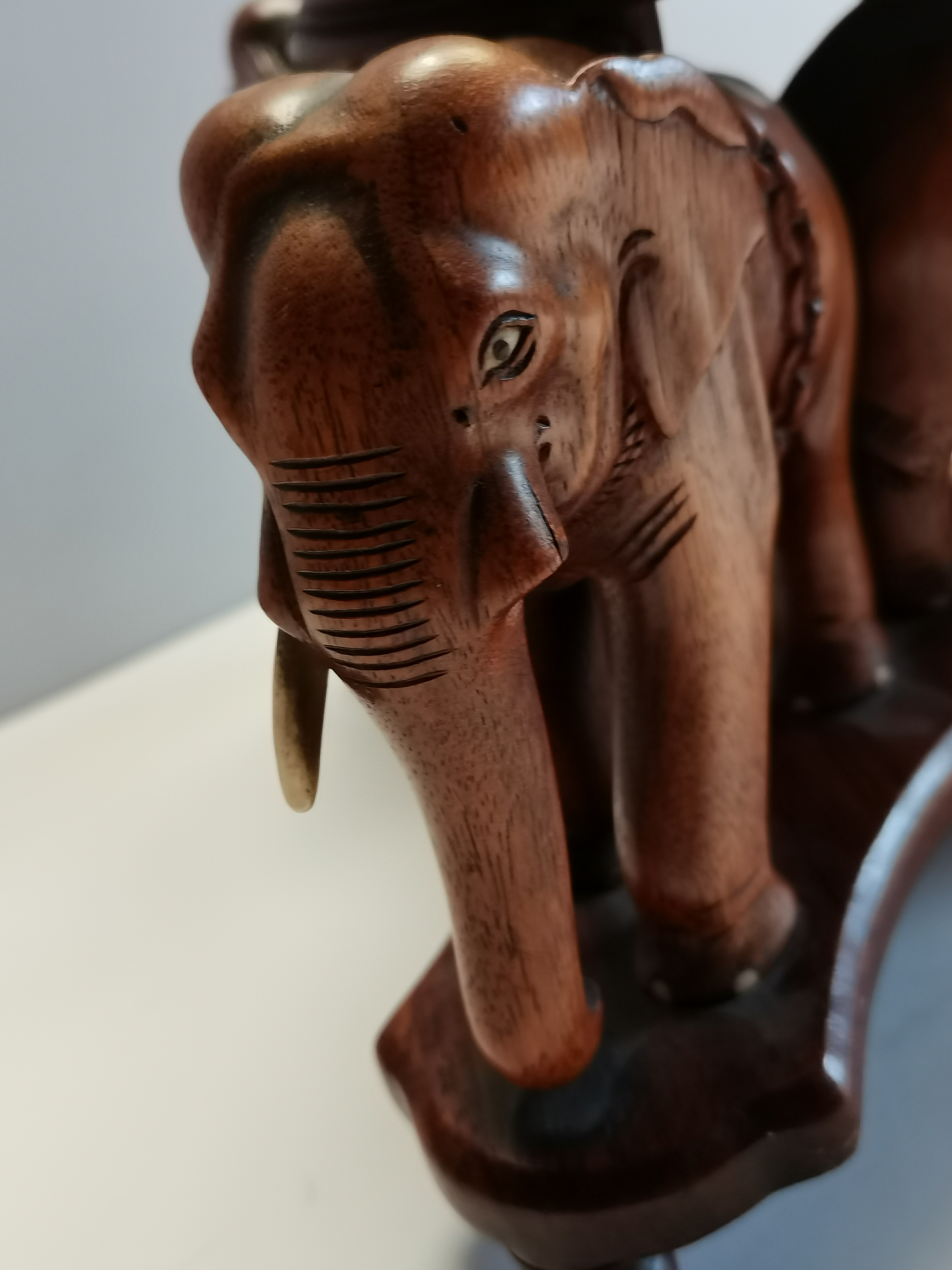 Wooden Stand 3 Elephants - Image 4 of 9