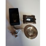 Silver dish, photo frame and plated pheasants