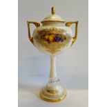 Royal Worcester urn with fruit decoration and signed JOHN FREEMAN ( ex. Condition )