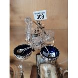 Cruet set and salts