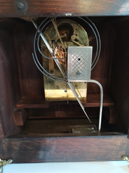 Large mahogany and brass bracket clock with Westminster Chimes ex con - Image 6 of 8