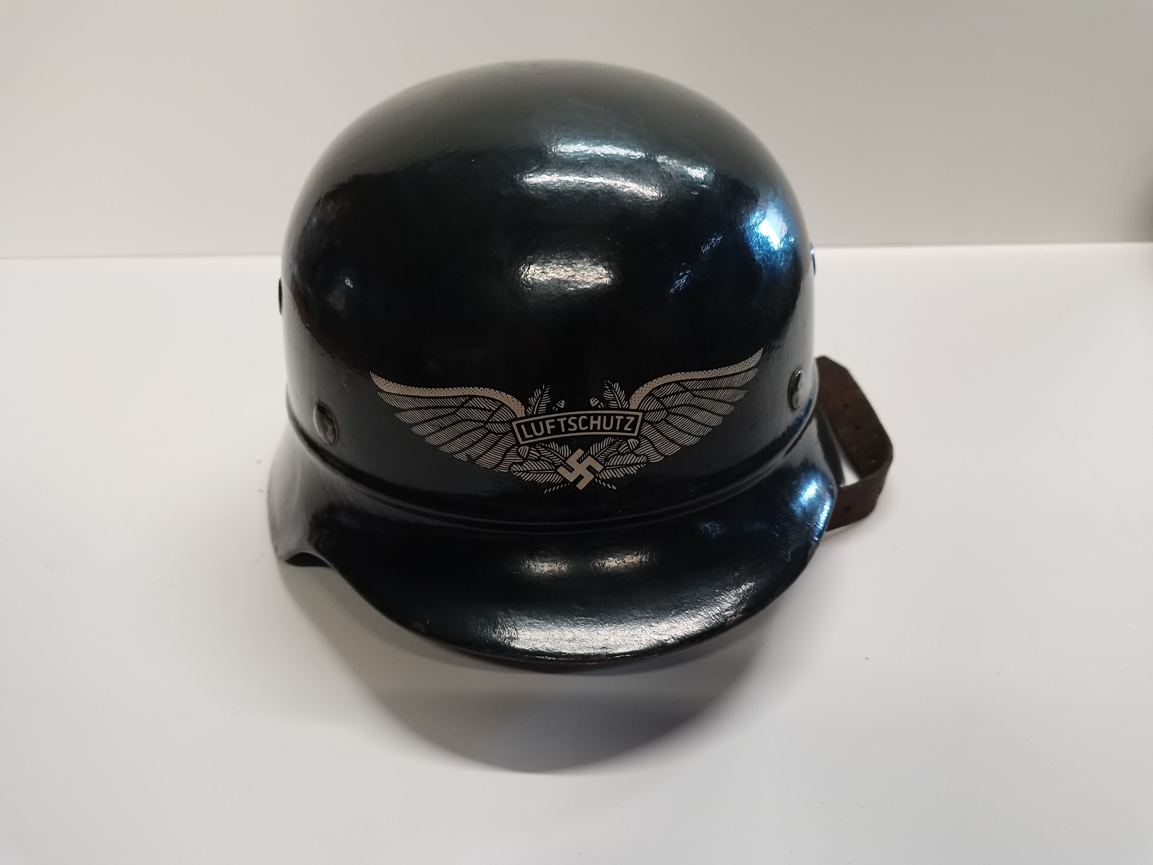 Black WWII German helmet with eagle motif - Image 10 of 14
