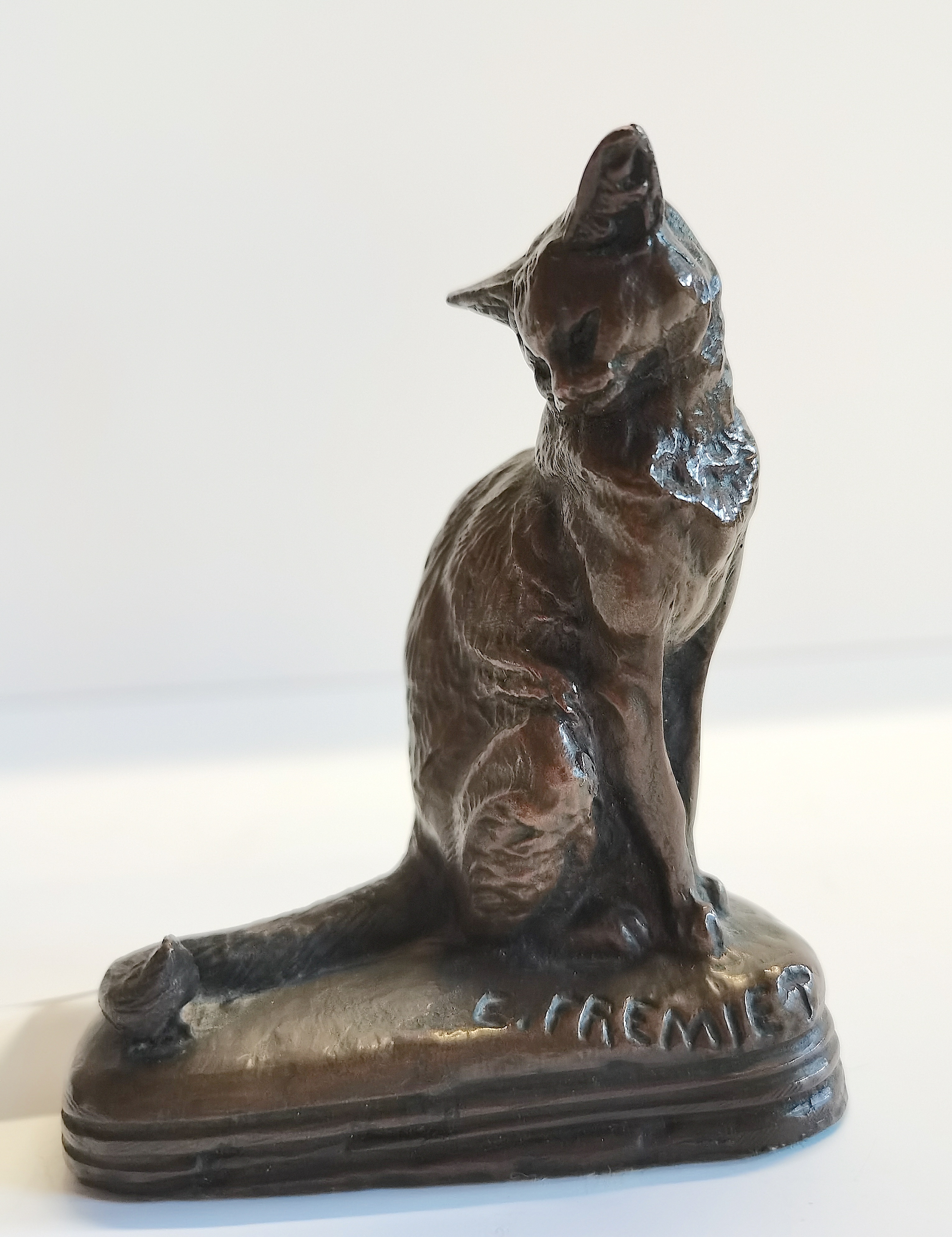 Bronze E Fremiet cat 9cm in excellent condition ( Bronze was made by noted French sculpture Emmanuel - Image 2 of 4
