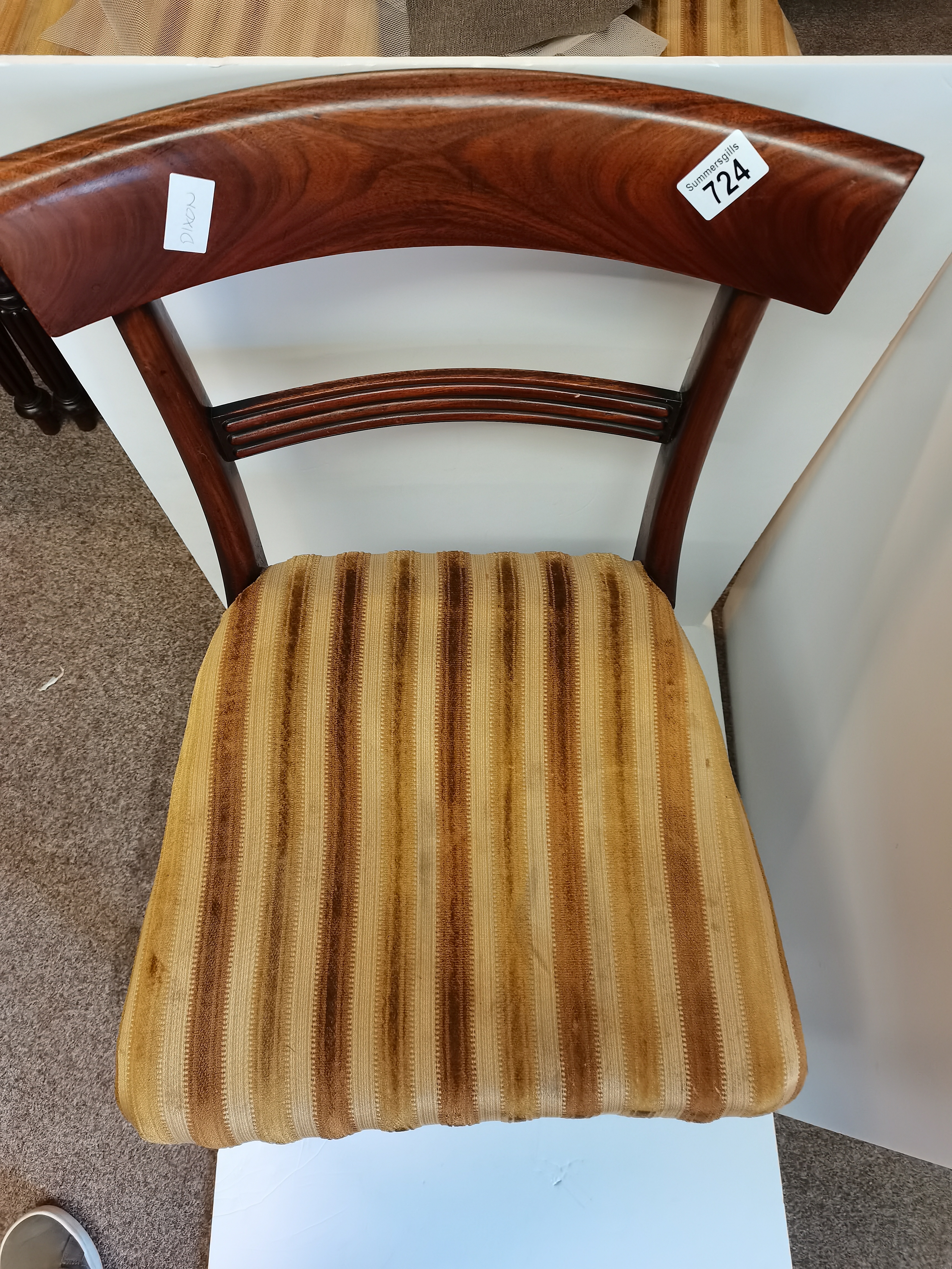 A set of 6 Victorian mahogany dining chairs