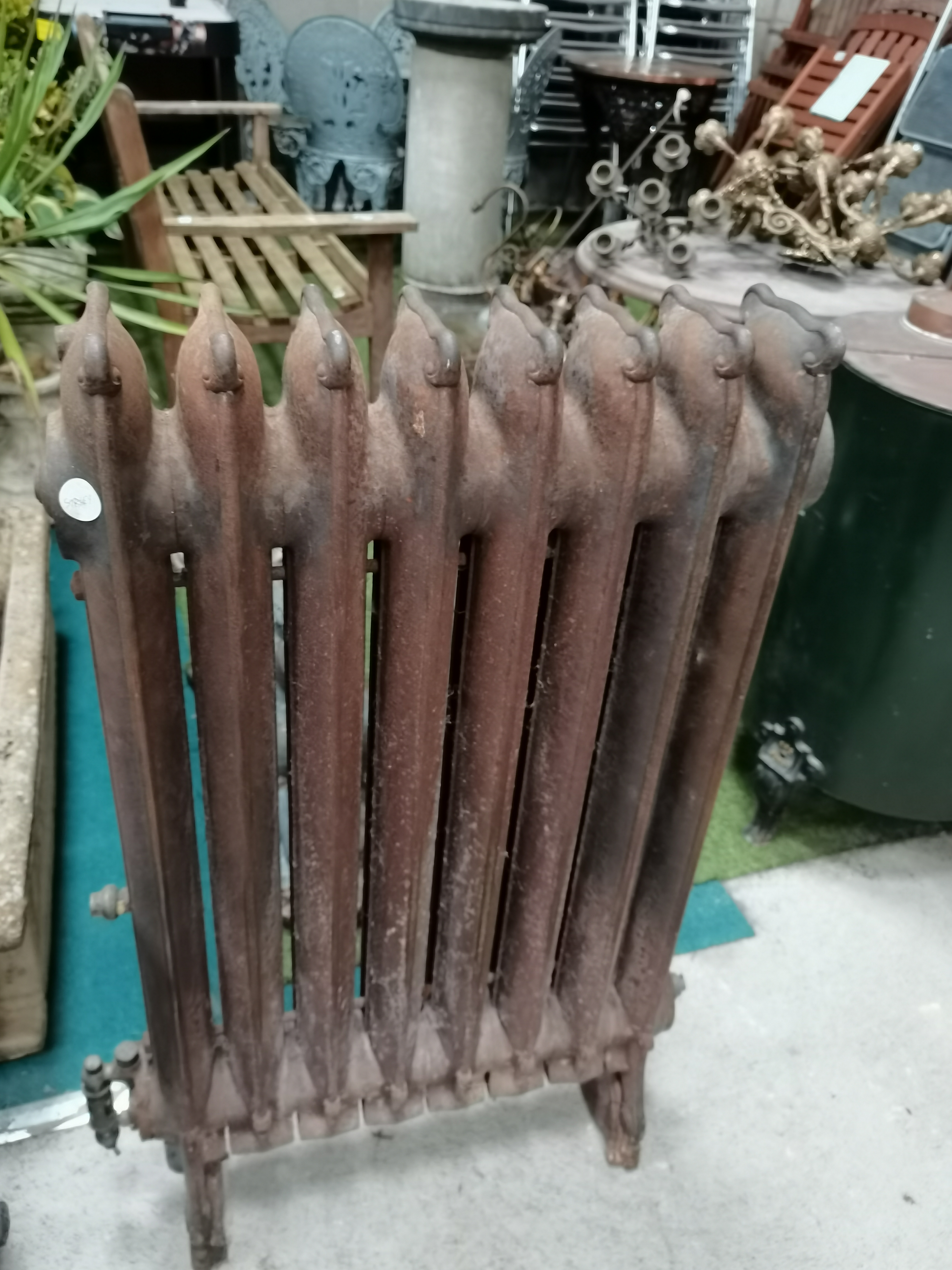 4 x antique cast iron radiators ( 2 at saleroom 2 x large ones at the house in York to be - Image 2 of 7