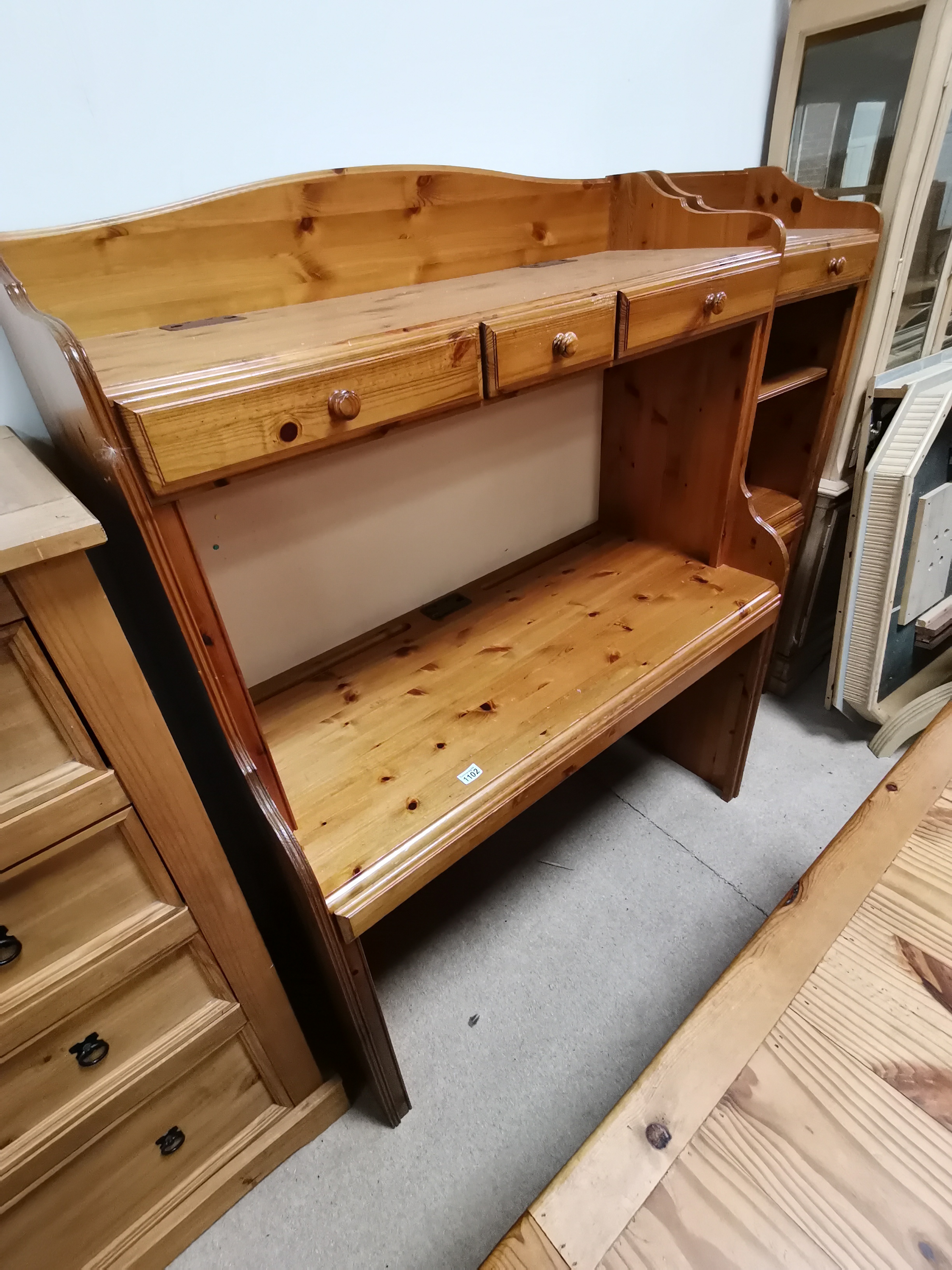 2 piece pine bedroom set