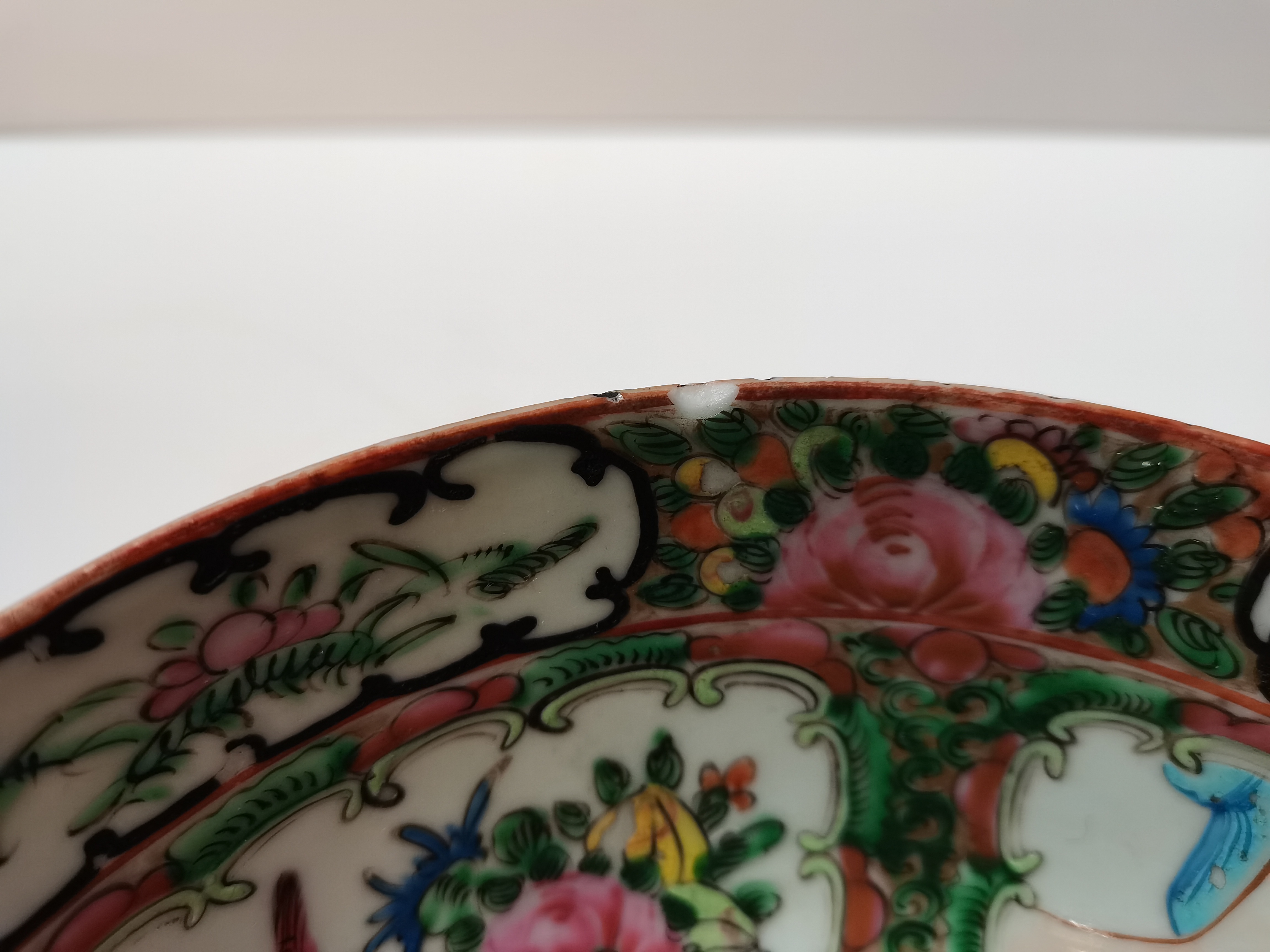 2 Bowls 1 Orange Royal Winton (Small Chip on one foot at base) and a Cantonese with a small chip - Image 6 of 6