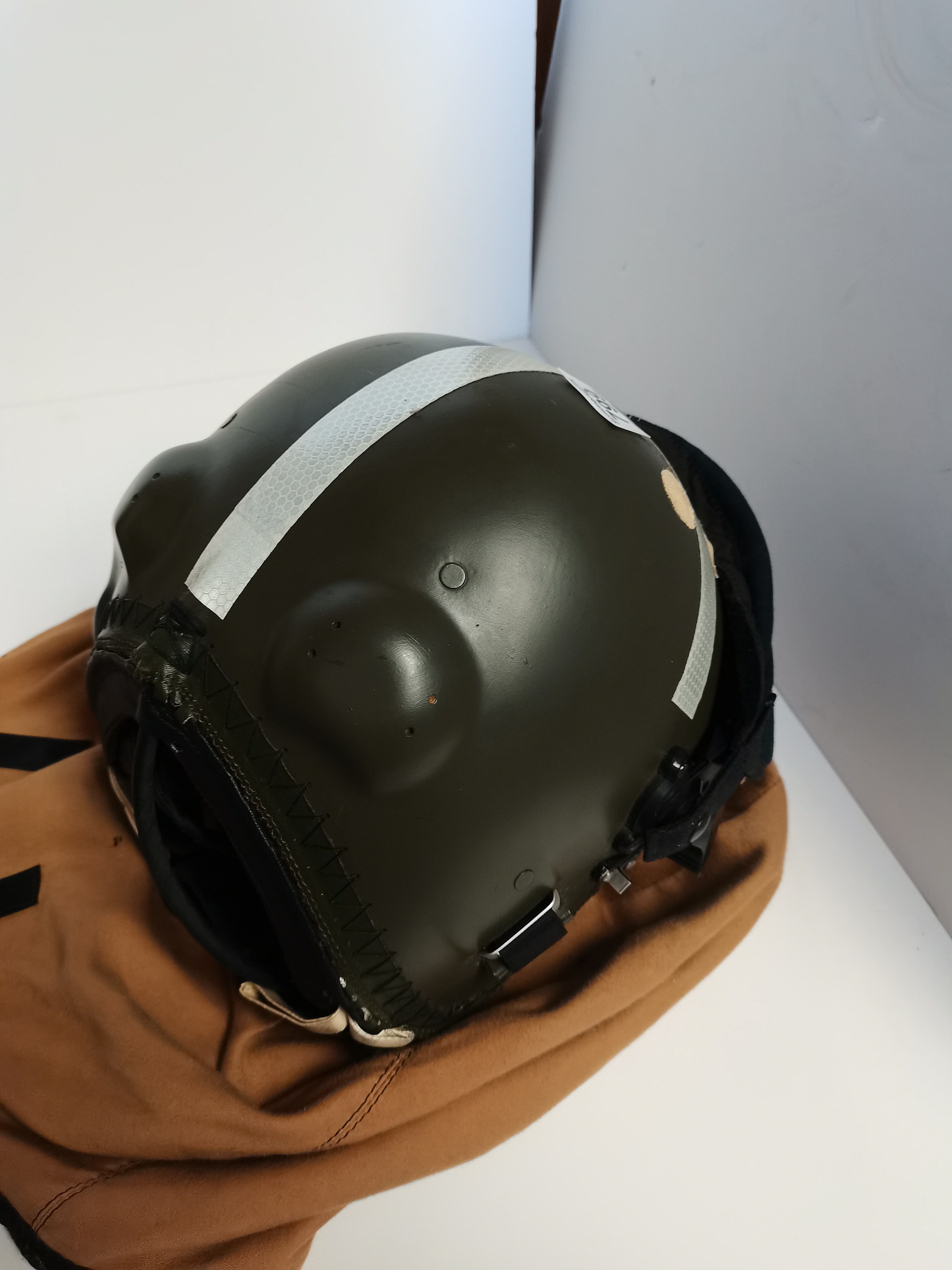 British 1970/80s military fast jet pilot flying helmet and oxygen mask all complete - Image 2 of 6