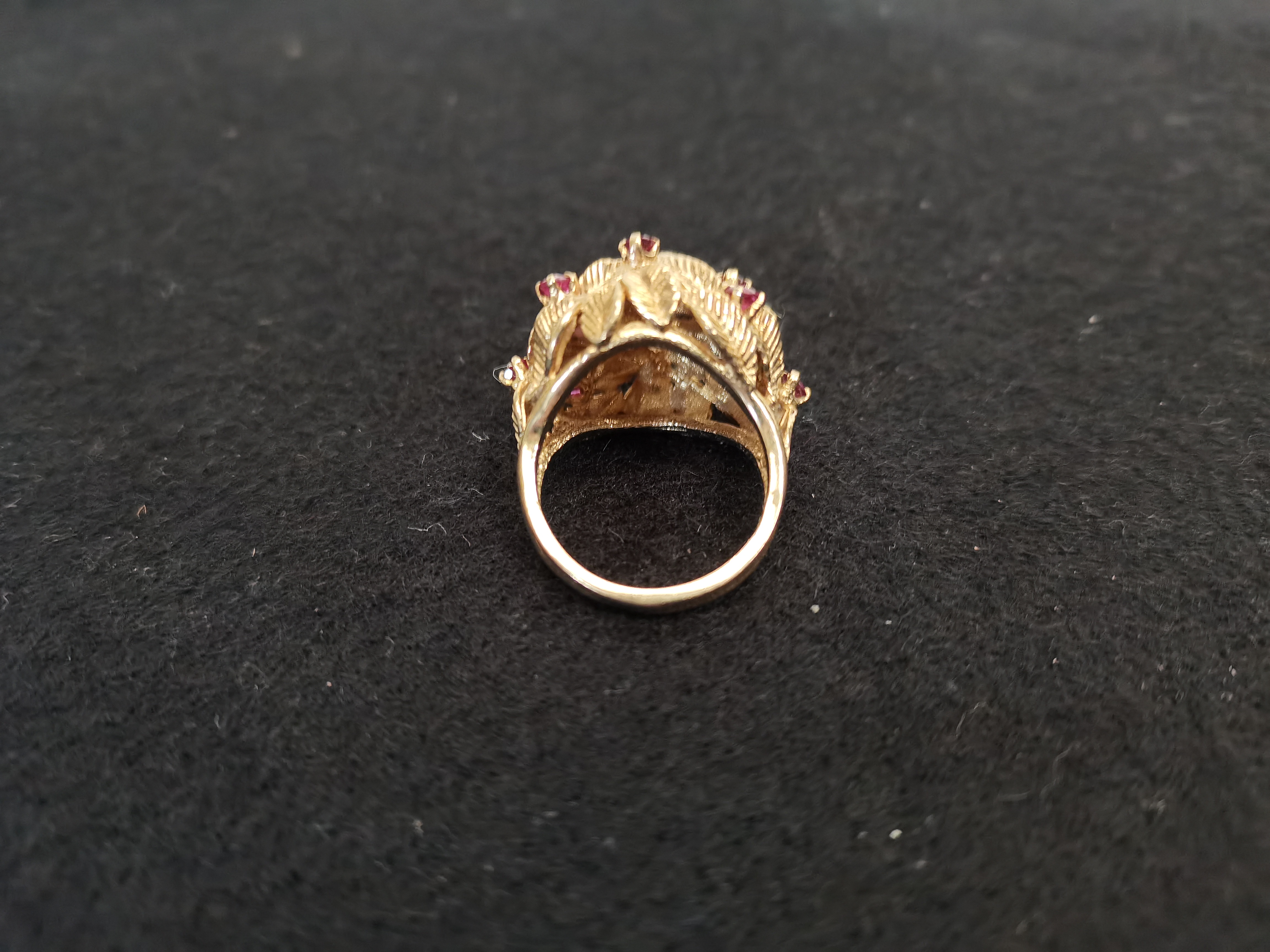 9ct gold ring 8g - Image 3 of 4