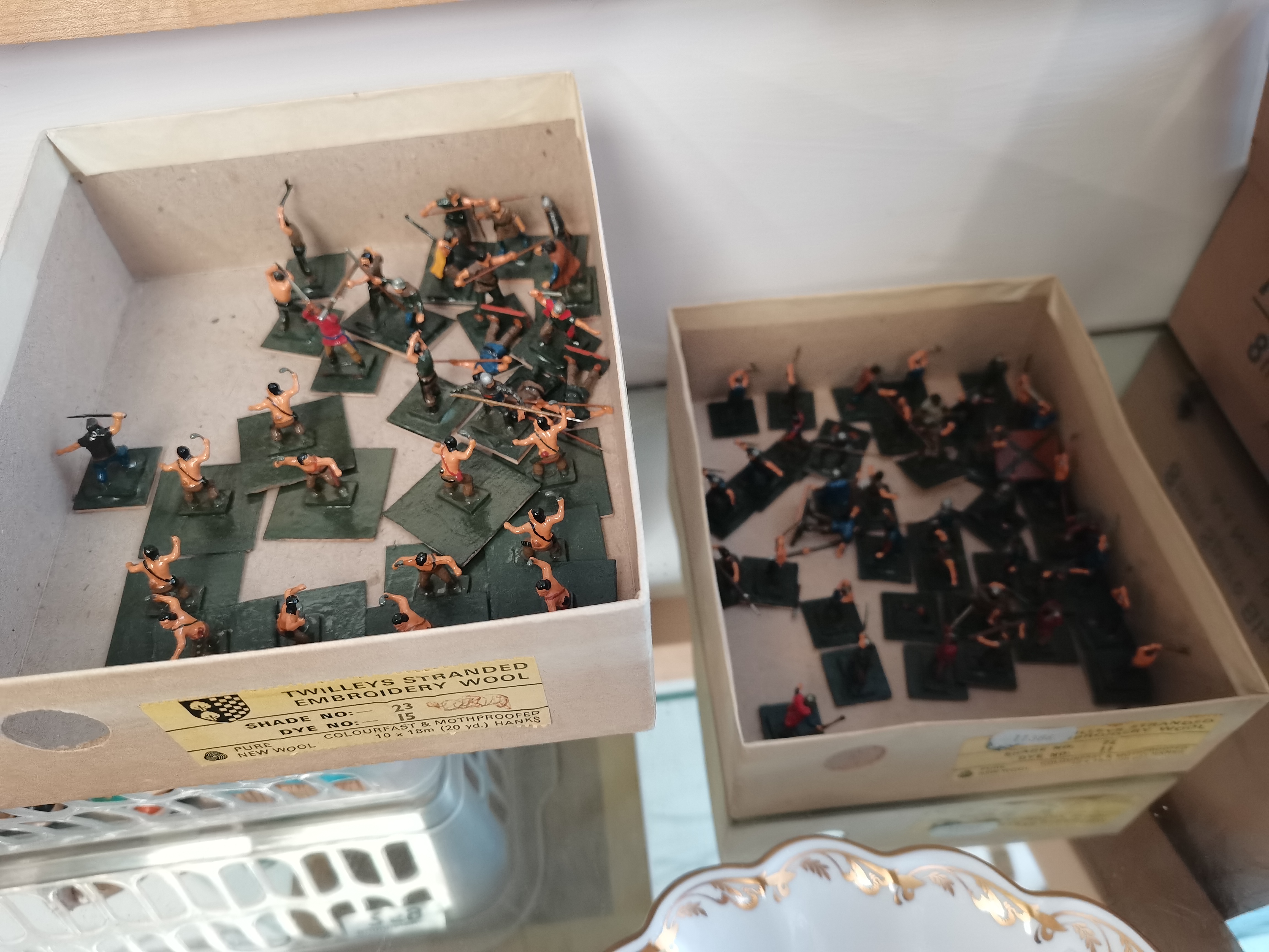 2 Boxes of soldiers on bases (Plastic)