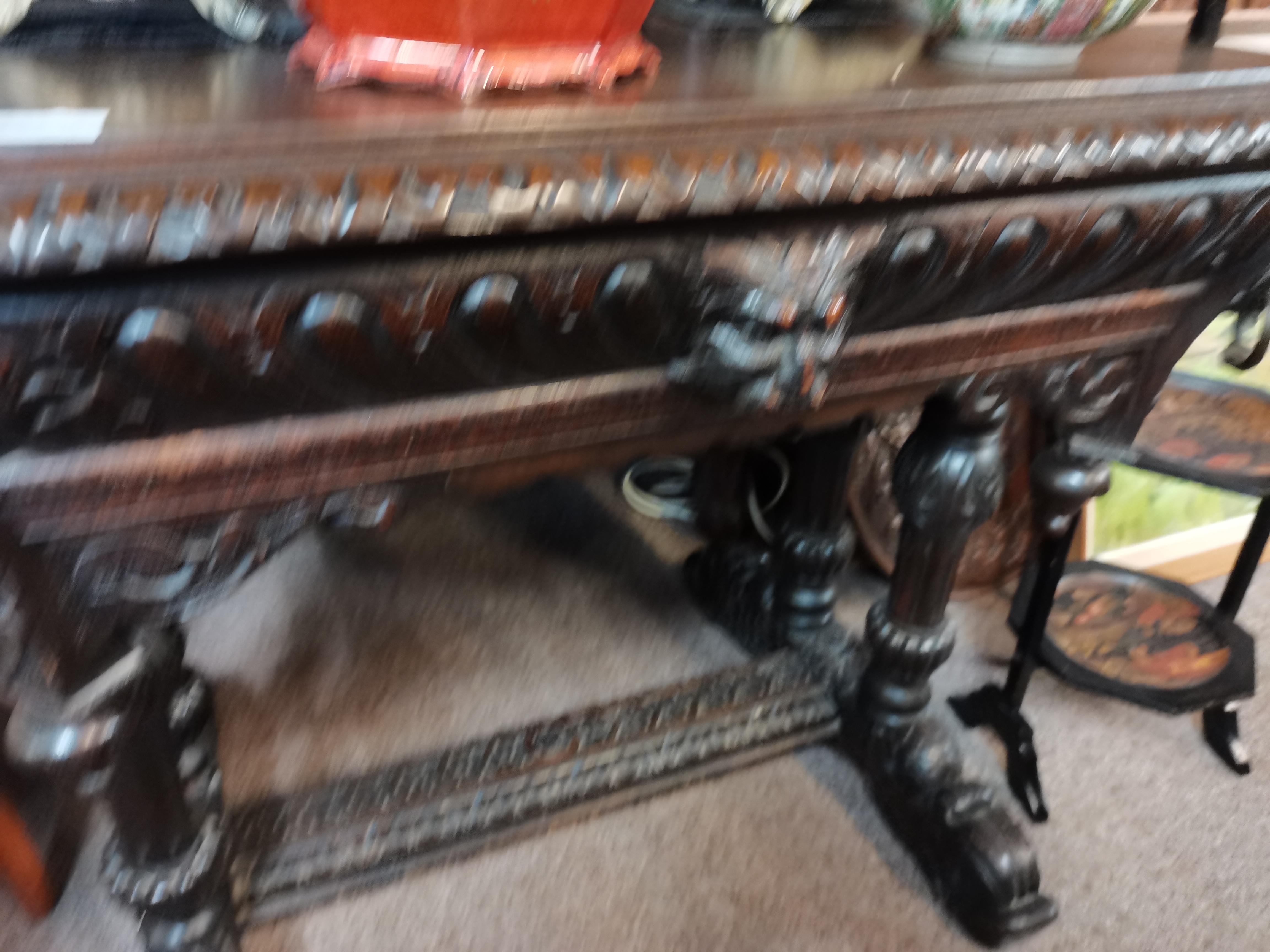 Antique heavily carved oak side table ( green man ) - Image 3 of 6