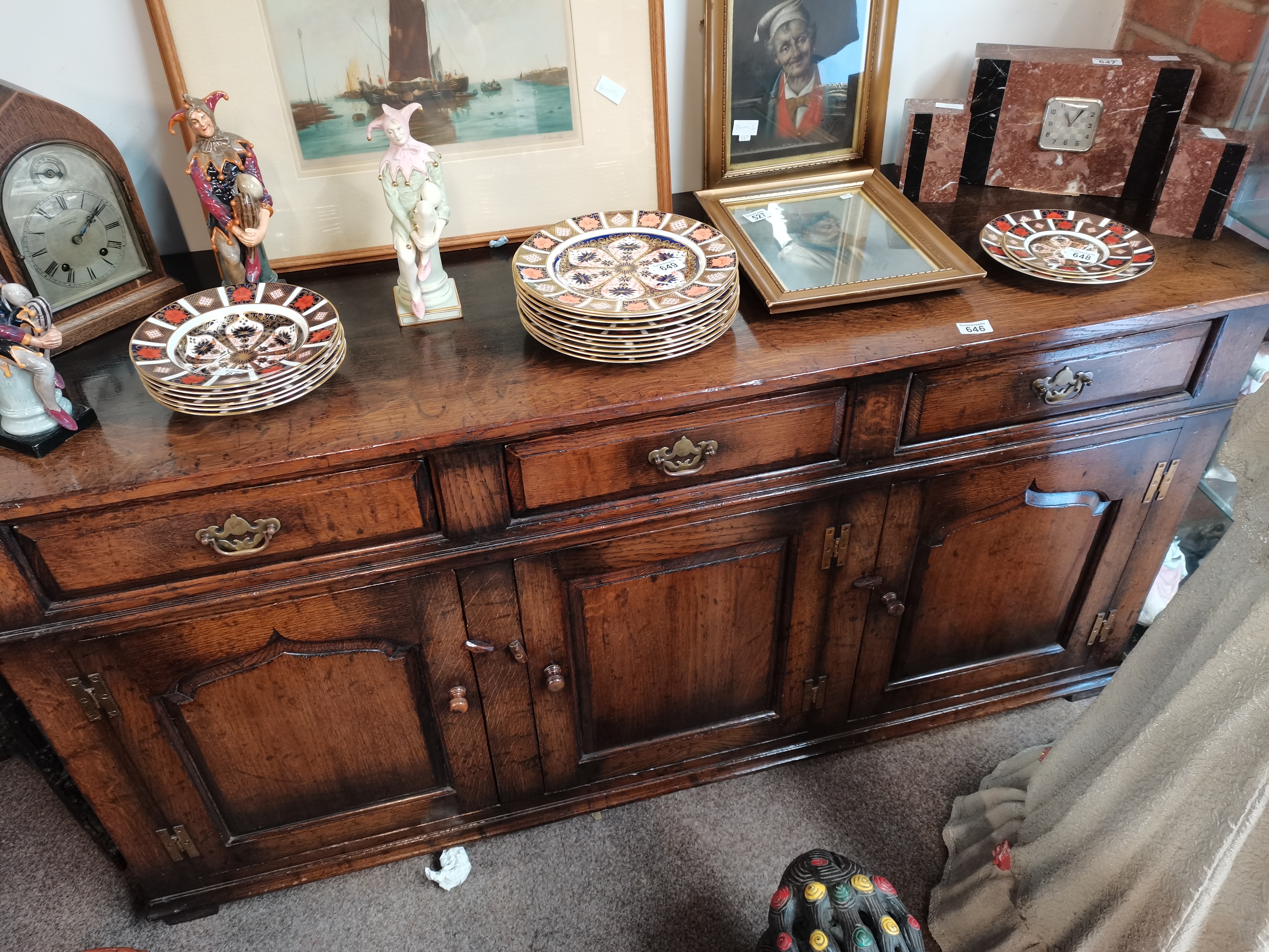 Tichmarsh and goodwin 1.7m long oak sideboard ex. Condition