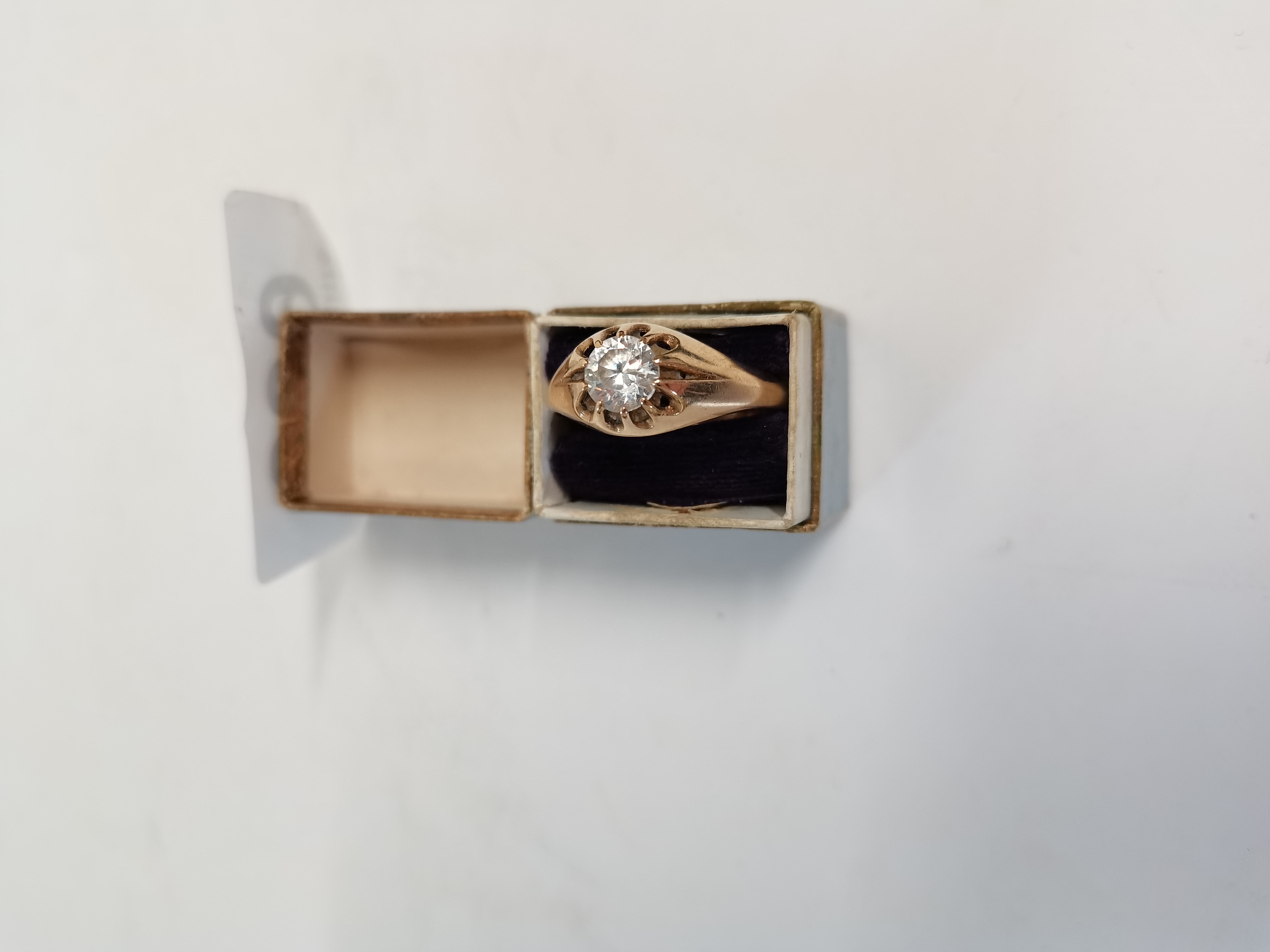 9ct gold gents Diamond Ring 3g - Image 2 of 4