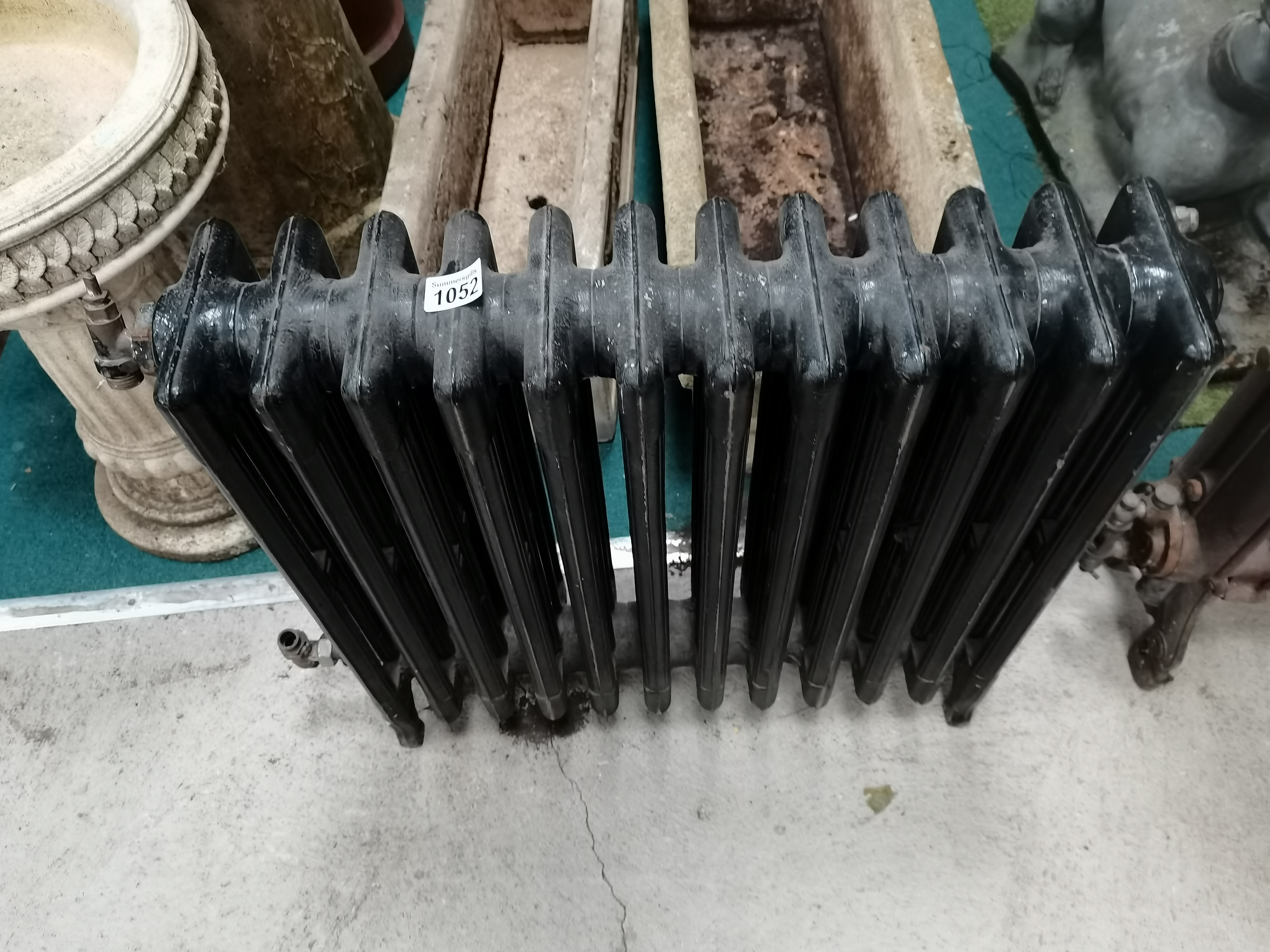 4 x antique cast iron radiators ( 2 at saleroom 2 x large ones at the house in York to be - Image 3 of 7