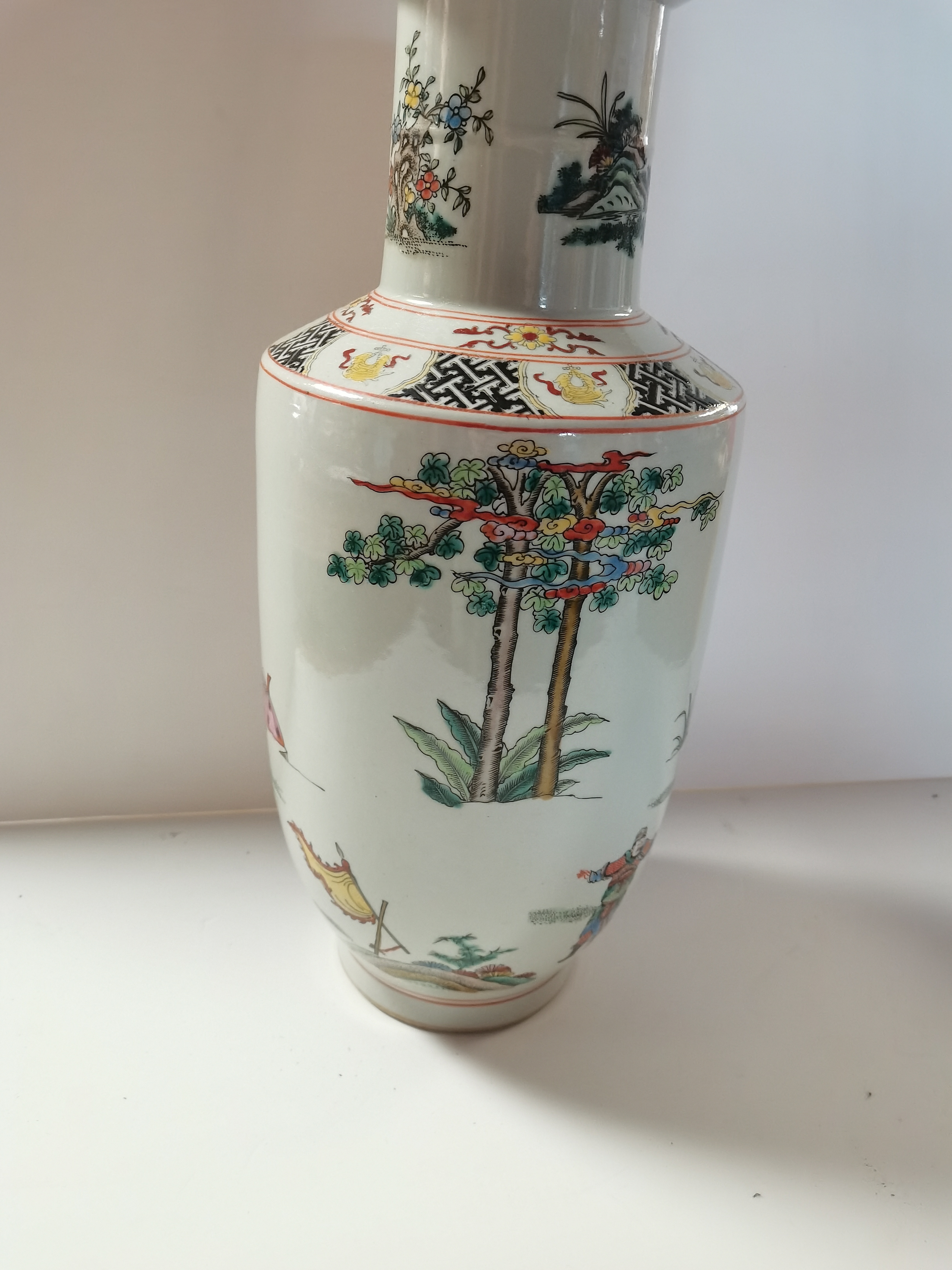 Chinese 43cm repro vase with 6 character marks - Image 2 of 3