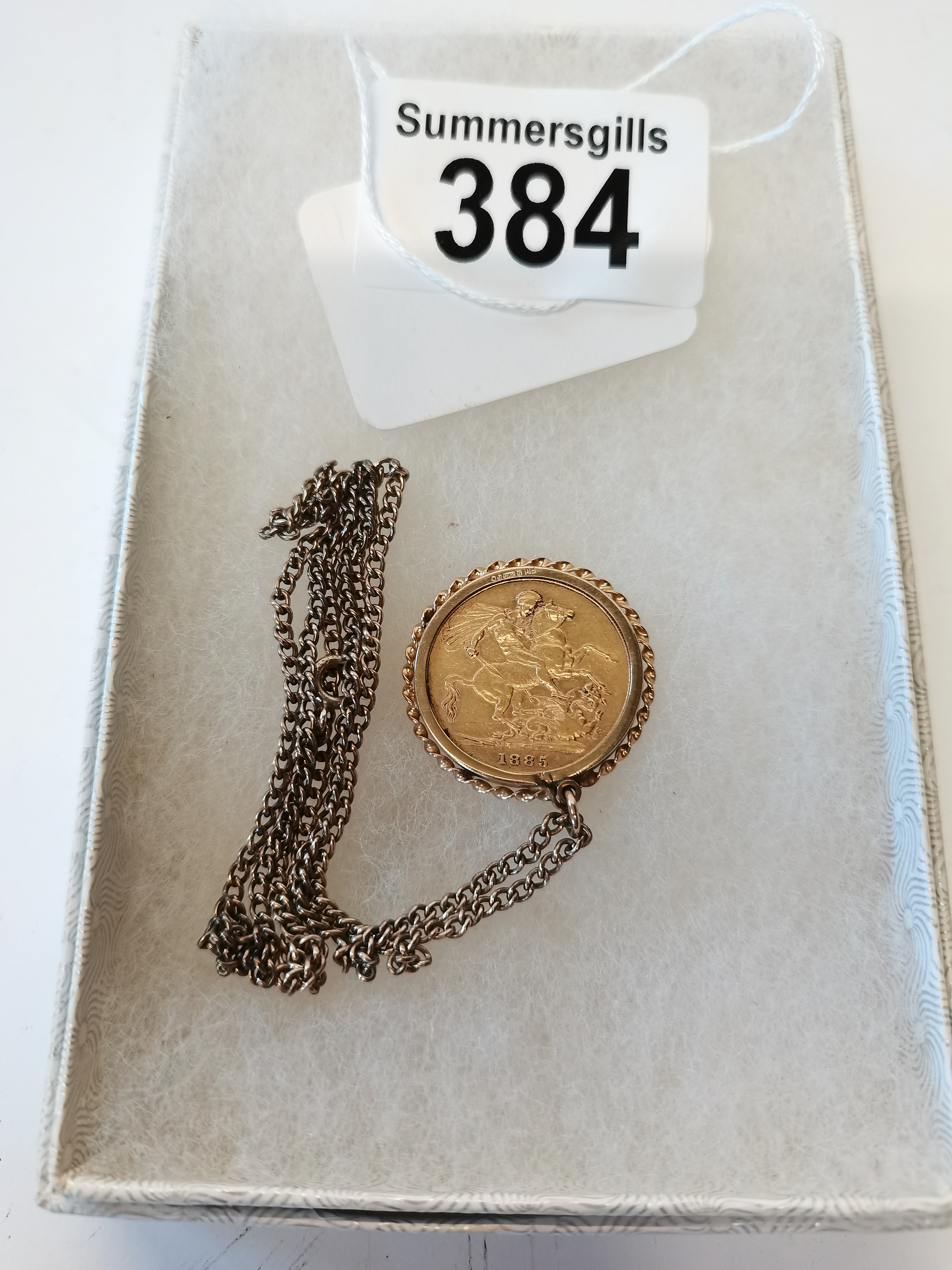 1885 gold sovereign weight 10g on necklace