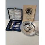 London silver Armada dish 258g 17cm and 3 x silver spoons