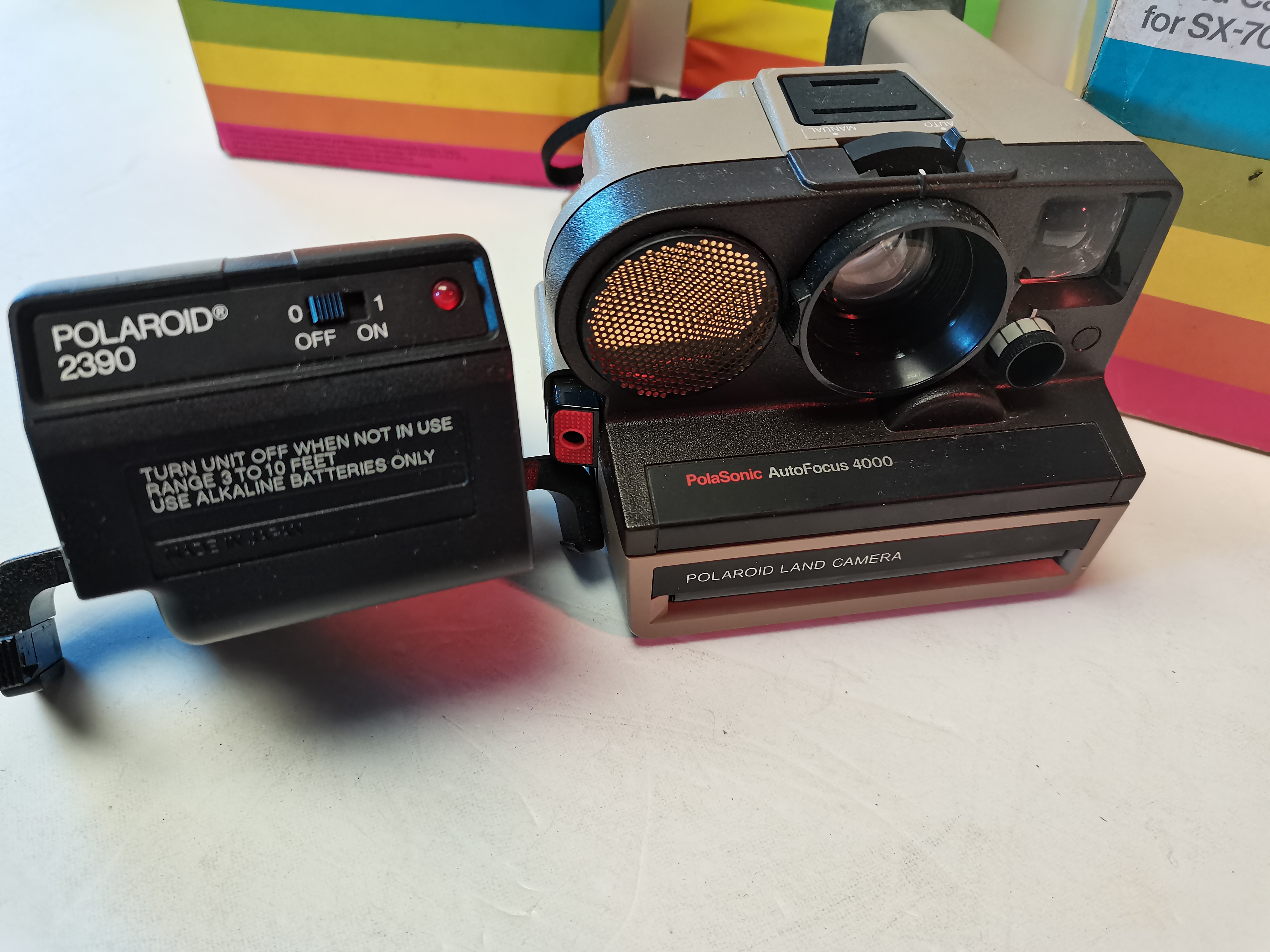 Polaroid PolaSonic AutoFocus 4000 Land Camera for SX-70, Polaroid Polatronic 5 Electronic Flash - Image 2 of 2