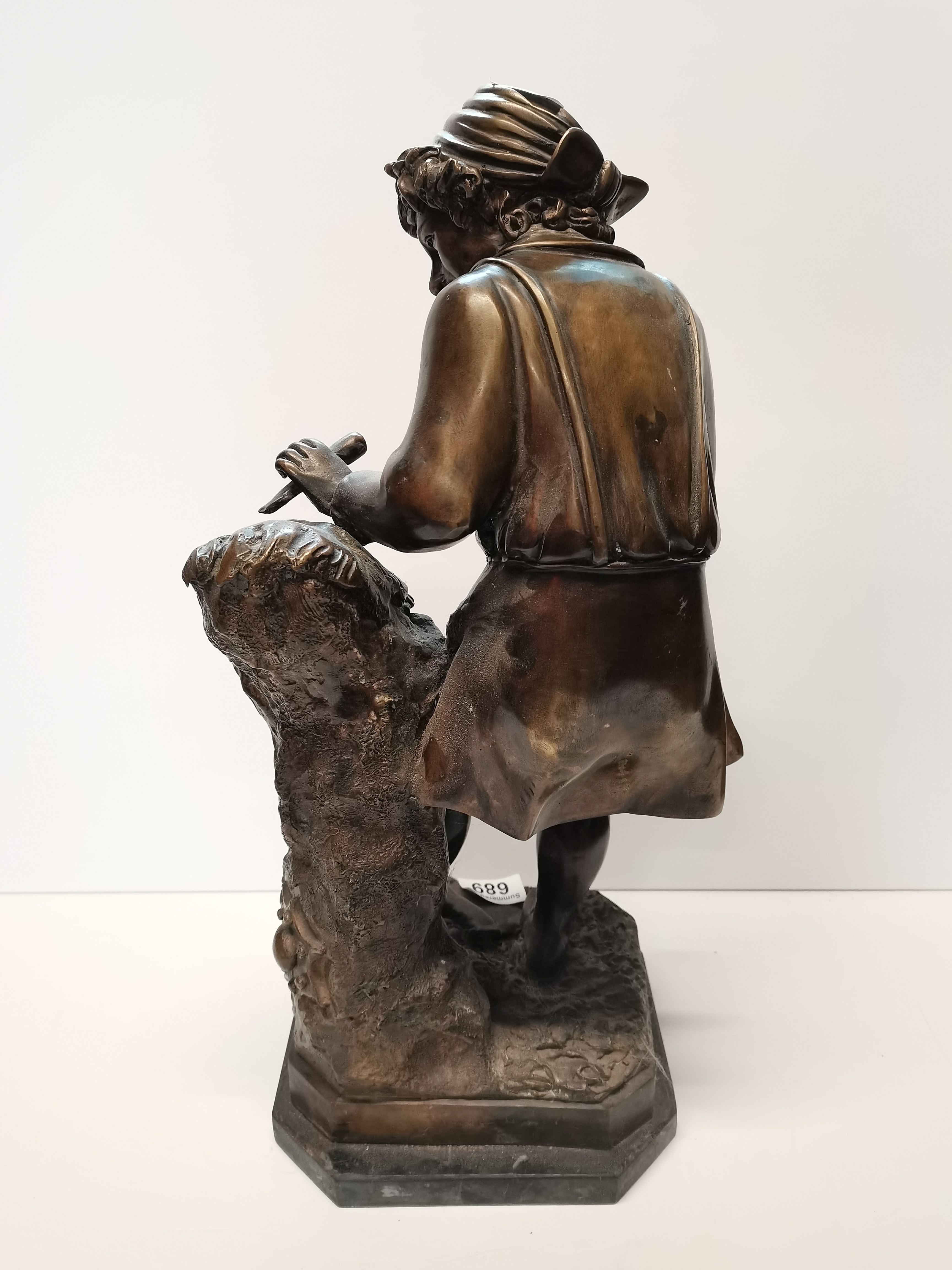Bronze figure of girl carving - Image 3 of 4