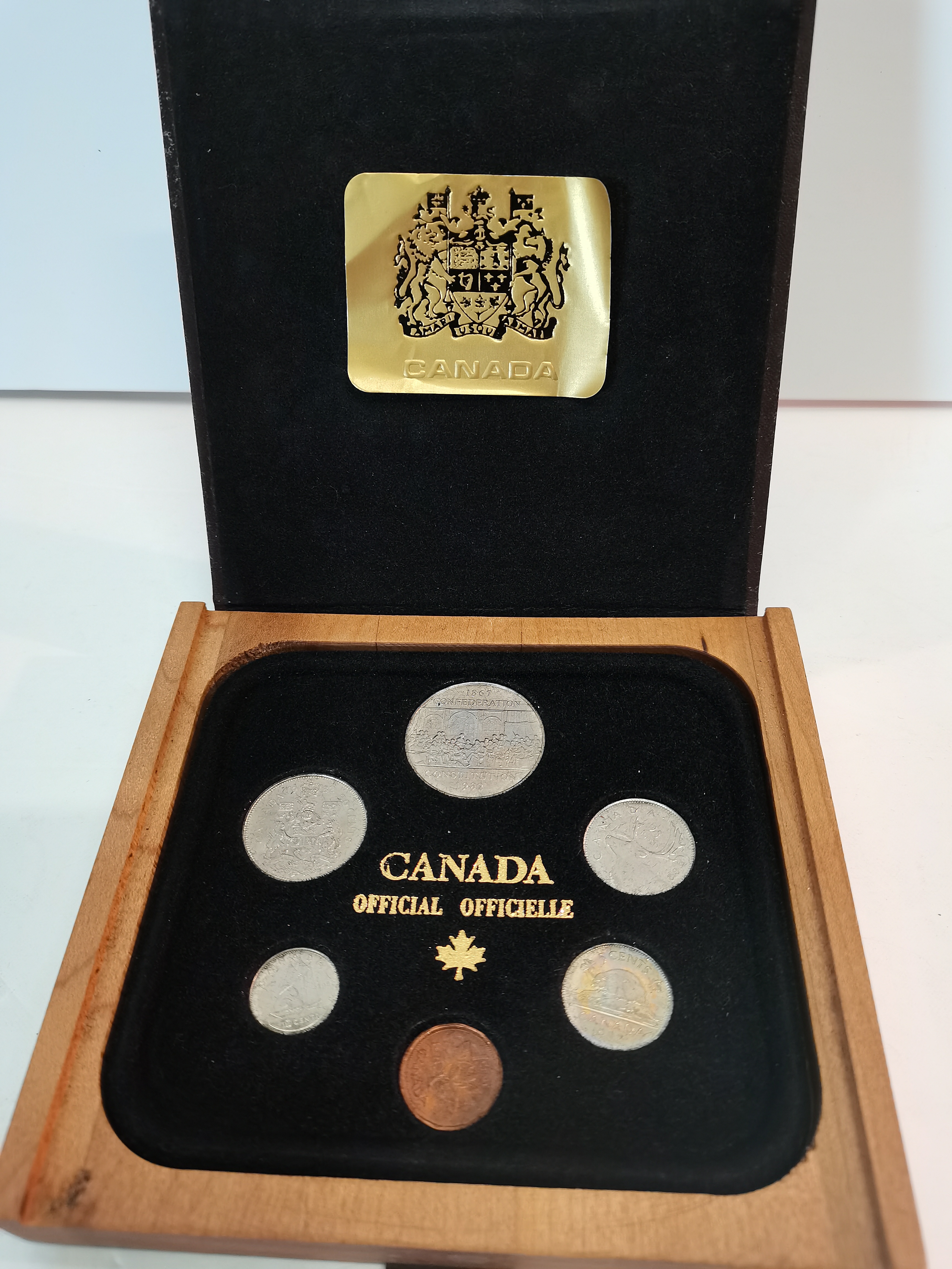Proof set of first decimal British coins 1971 and set of Canadian coins - Image 2 of 2