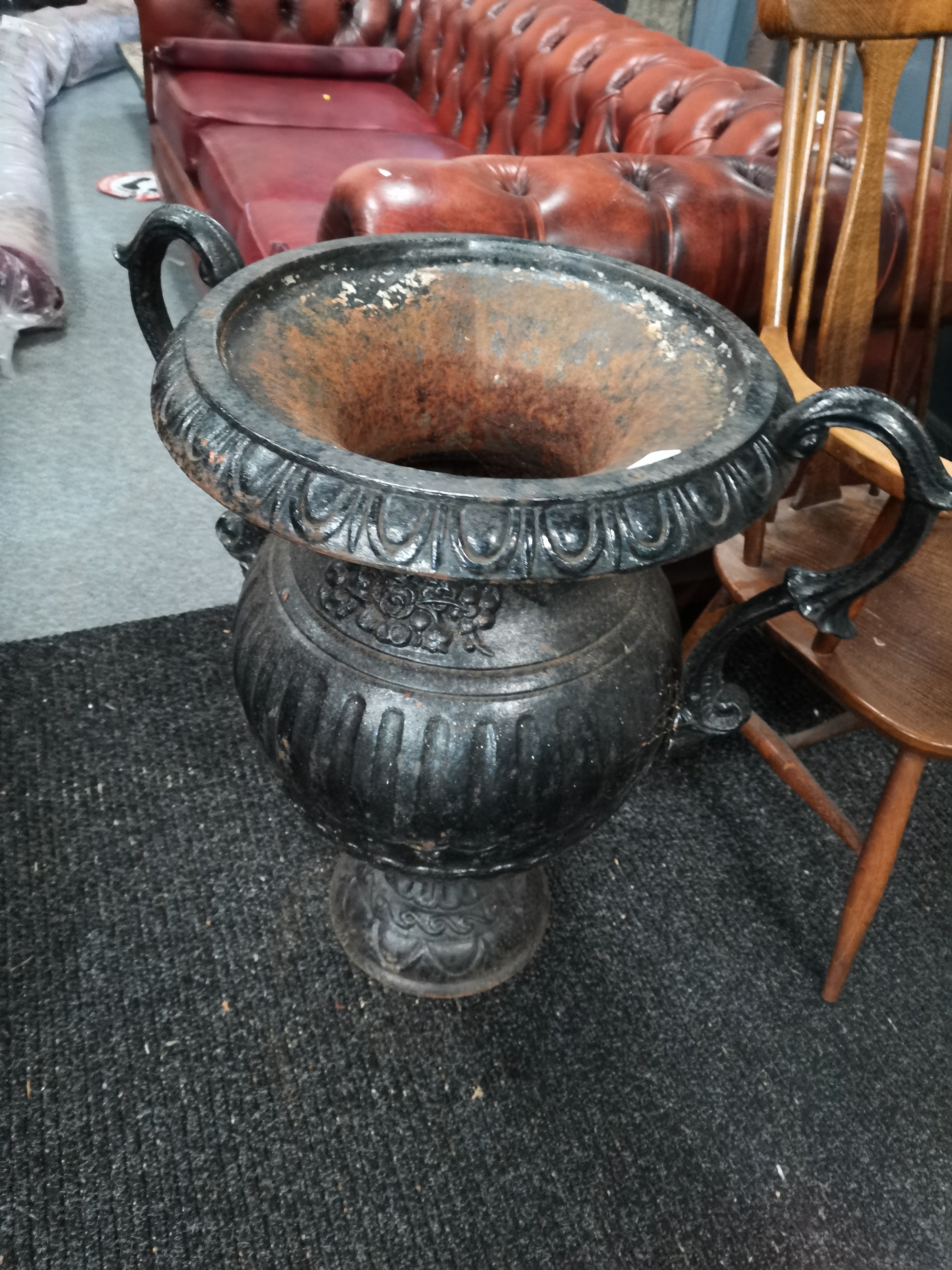 Cast iron Victorian style cast iron urn 74cm