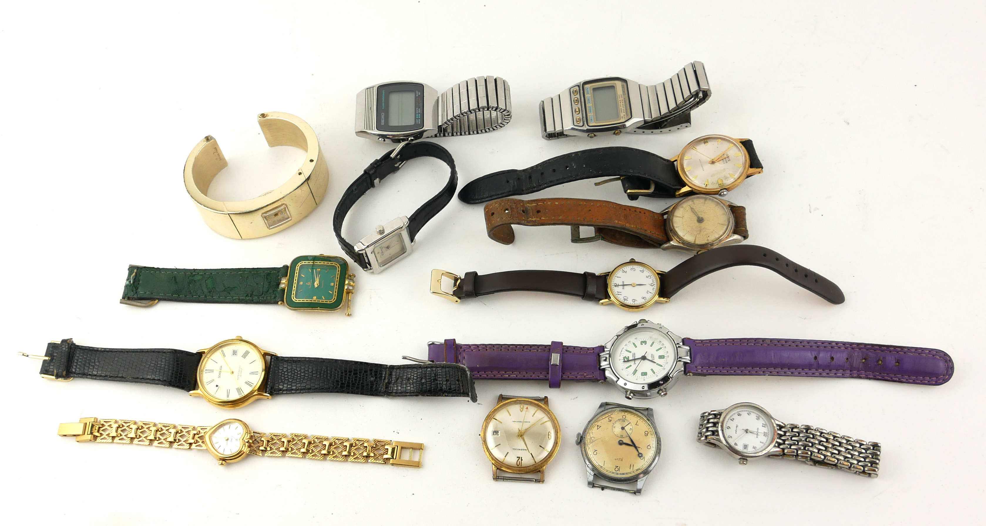A COLLECTION OF VINTAGE MECHANICAL AND DIGITAL GENT'S WRISTWATCHES Including Oris, Ingersoll and