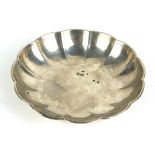 TIFFANY AND CO., AN EARLY 20TH CENTURY AMERICAN STERLING SILVER SCALLOPED SOAP DISH Marked '