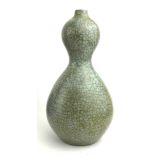 A CHINESE CELADON GLAZE PORCELAIN DOUBLE GOURD VASE Having crackle glaze to body. (approx 24cm)