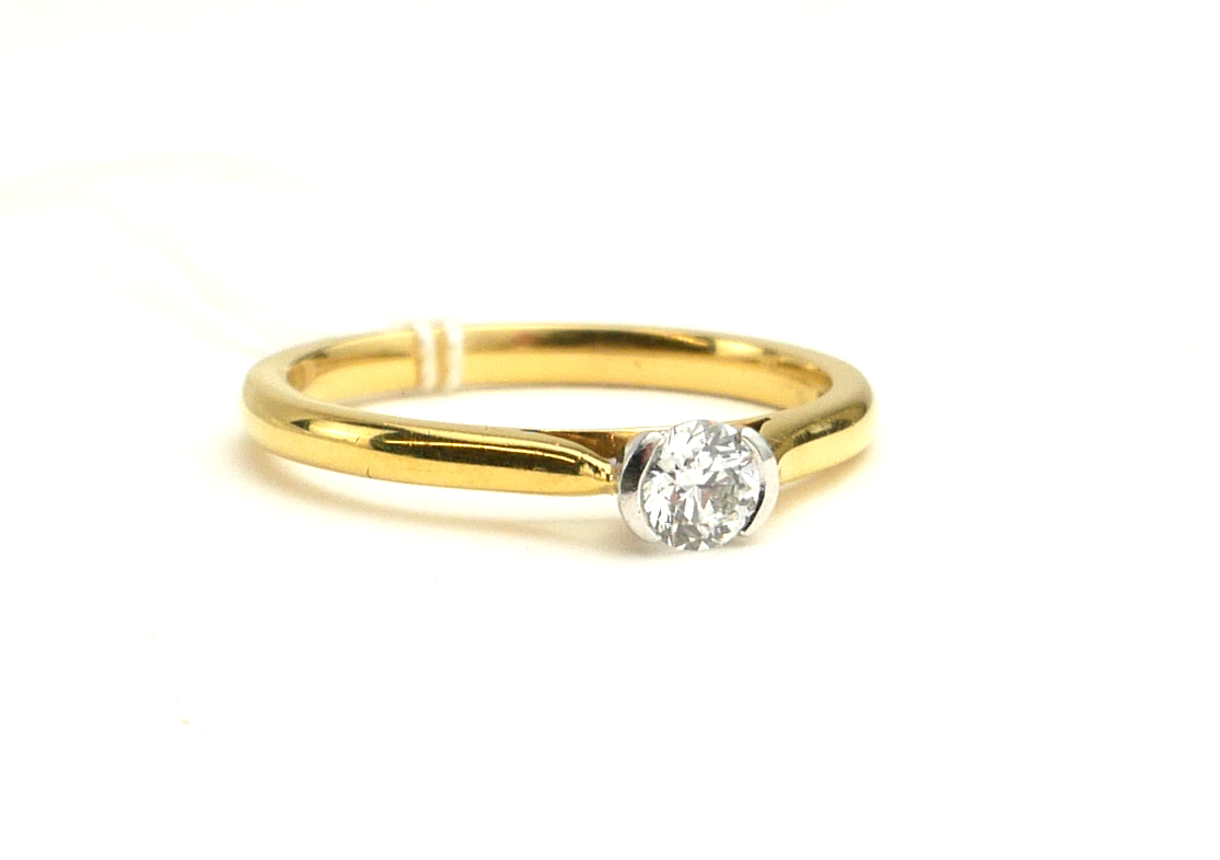 MAPPIN & WEBB, AN 18CT GOLD AND BRILLIANT CUT SOLITAIRE DIAMOND RING (0.23ct, 2.7g)