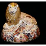 ROYAL CROWN DERBY FOR HARRODS, A LARGE PORCELAIN LION PAPERWEIGHT Exclusive Signature Edition for