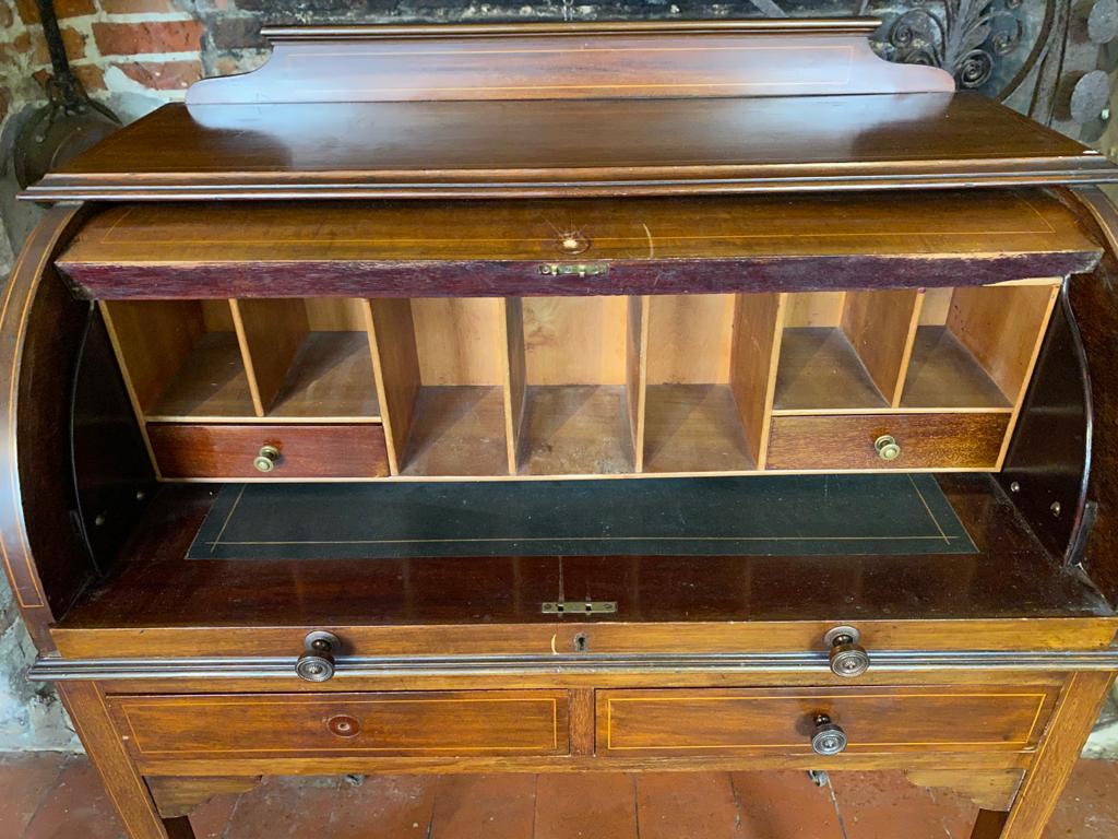 AN EDWARDIAN MAHOGANY AND MARQUETRY INLAID CYLINDER WRITING BUREAU Having a fitted interior above - Image 2 of 3