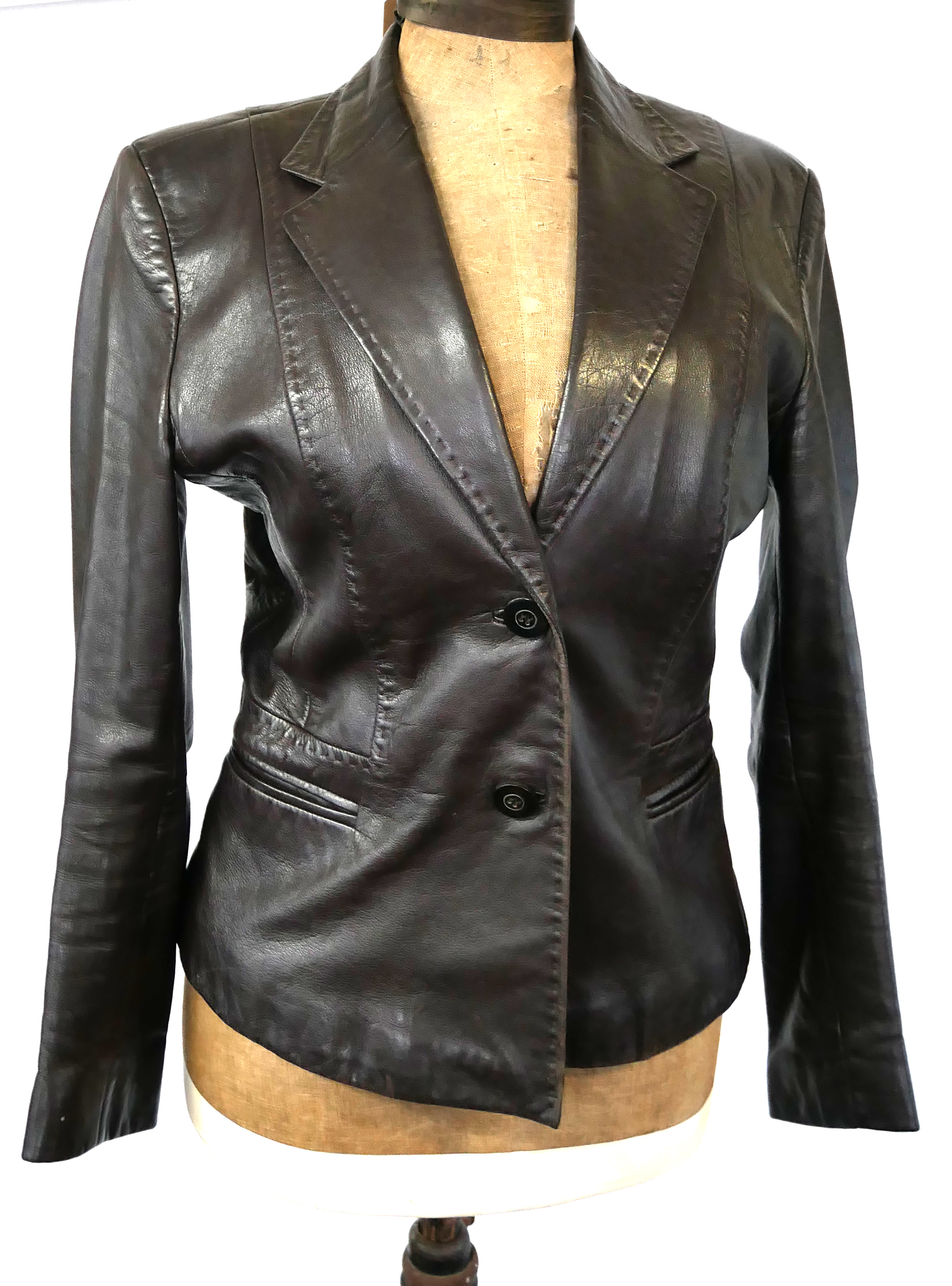 LOUIS FÉRAUD, A VINTAGE DARK BROWN LEATHER JACKET (size 12). Condition: slight wear