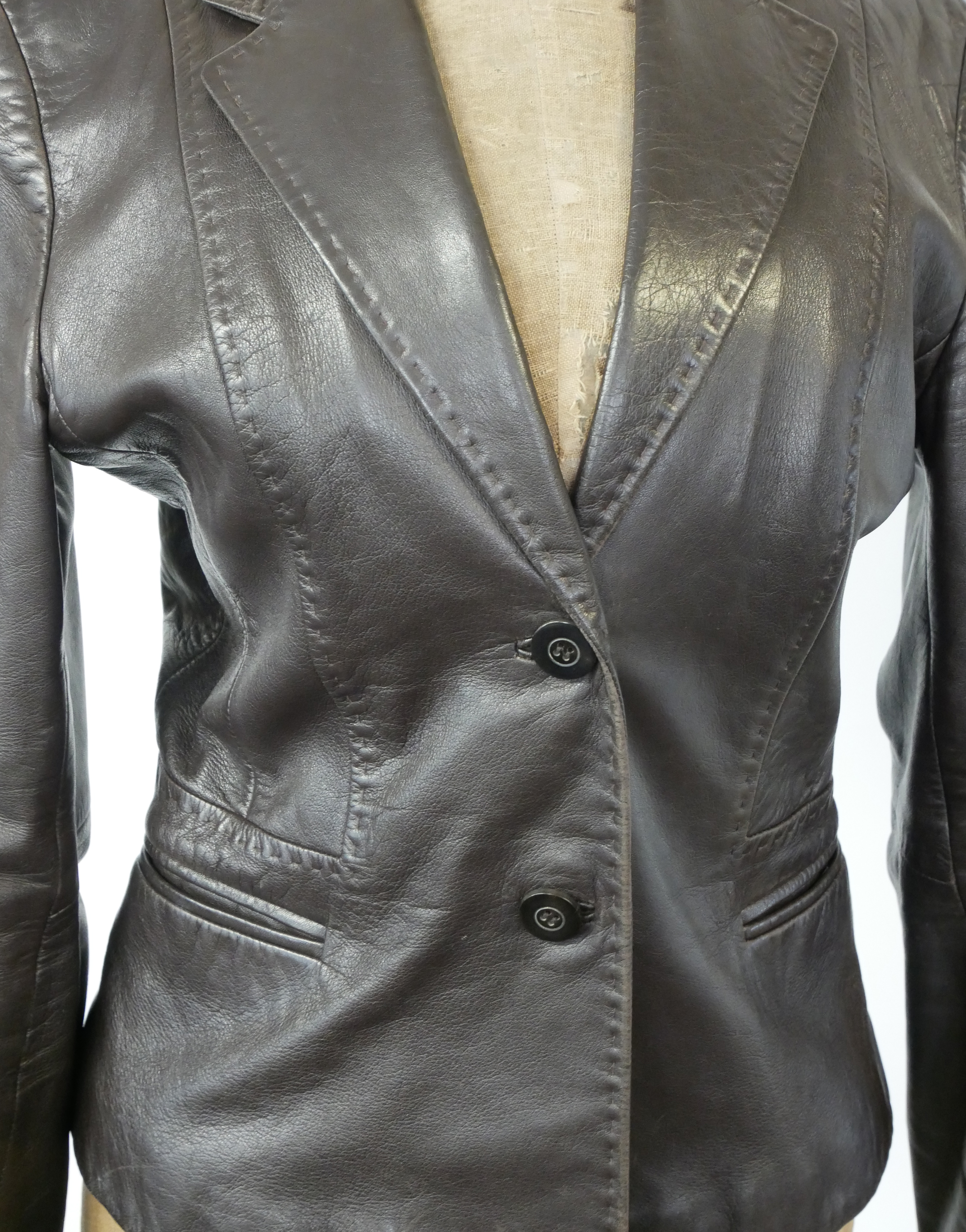 LOUIS FÉRAUD, A VINTAGE DARK BROWN LEATHER JACKET (size 12). Condition: slight wear - Image 3 of 3