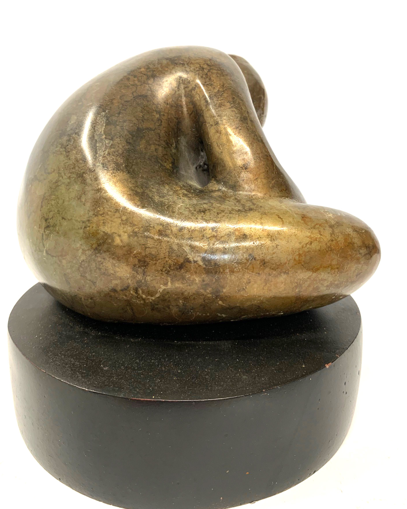 A 20TH CENTURY BRONZE, CROUCHING NUDE WOMAN Raised on a plinth base. H 17cm x Diameter 18cm - Image 6 of 8