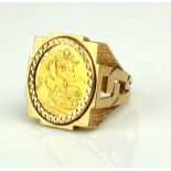 A VINTAGE 22CT GOLD FULL SOVEREIGN RING, DATED 1982 George and dragon to reverse, in a 9ct gold