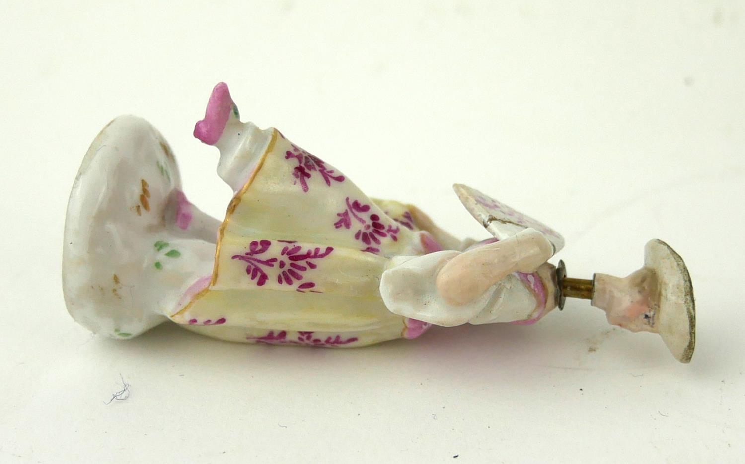A 19TH CENTURY CONTINENTAL PORCELAIN MINIATURE FIGURAL SCENT BOTTLE Maiden wearing period attire, - Image 4 of 4