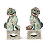 A PAIR OF IMPRESSIVE CHINESE KANGXI PERIOD FAMILLE VERTE MODELS OF DOGS OF FO Buddhistic temple Qing