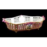 AN ATTRACTIVE LATE 19TH CENTURY FRENCH TABLE TOP OVAL AND RECTANGULAR BASKET CENTREPIECE With