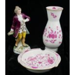 MEISSEN, A 20TH CENTURY GERMAN PORCELAIN ASHTRAY AND SPILL VASE Having a puce and gilt floral
