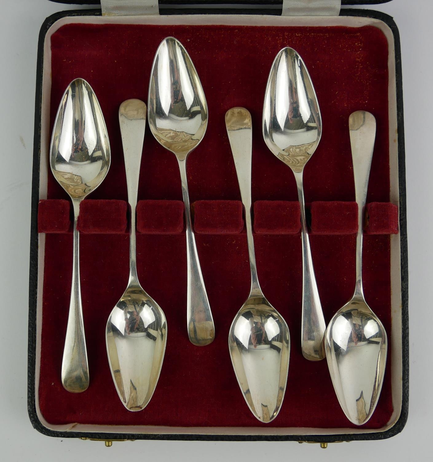 A SET OF SIX VINTAGE SILVER GRAPEFRUIT SPOONS Plain form, hallmarked Francis Howard, Sheffield, - Image 2 of 3