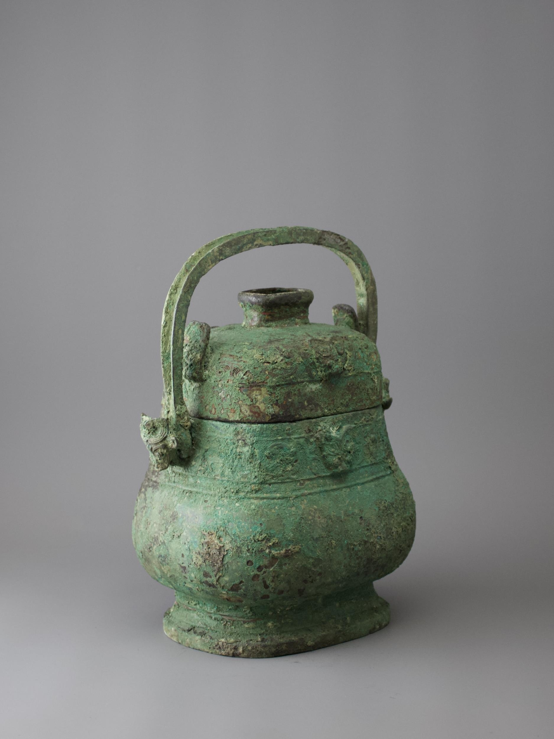 A bronze you and cover, the swing handle with horned beast head terminals, early Western Zhou - Image 3 of 5